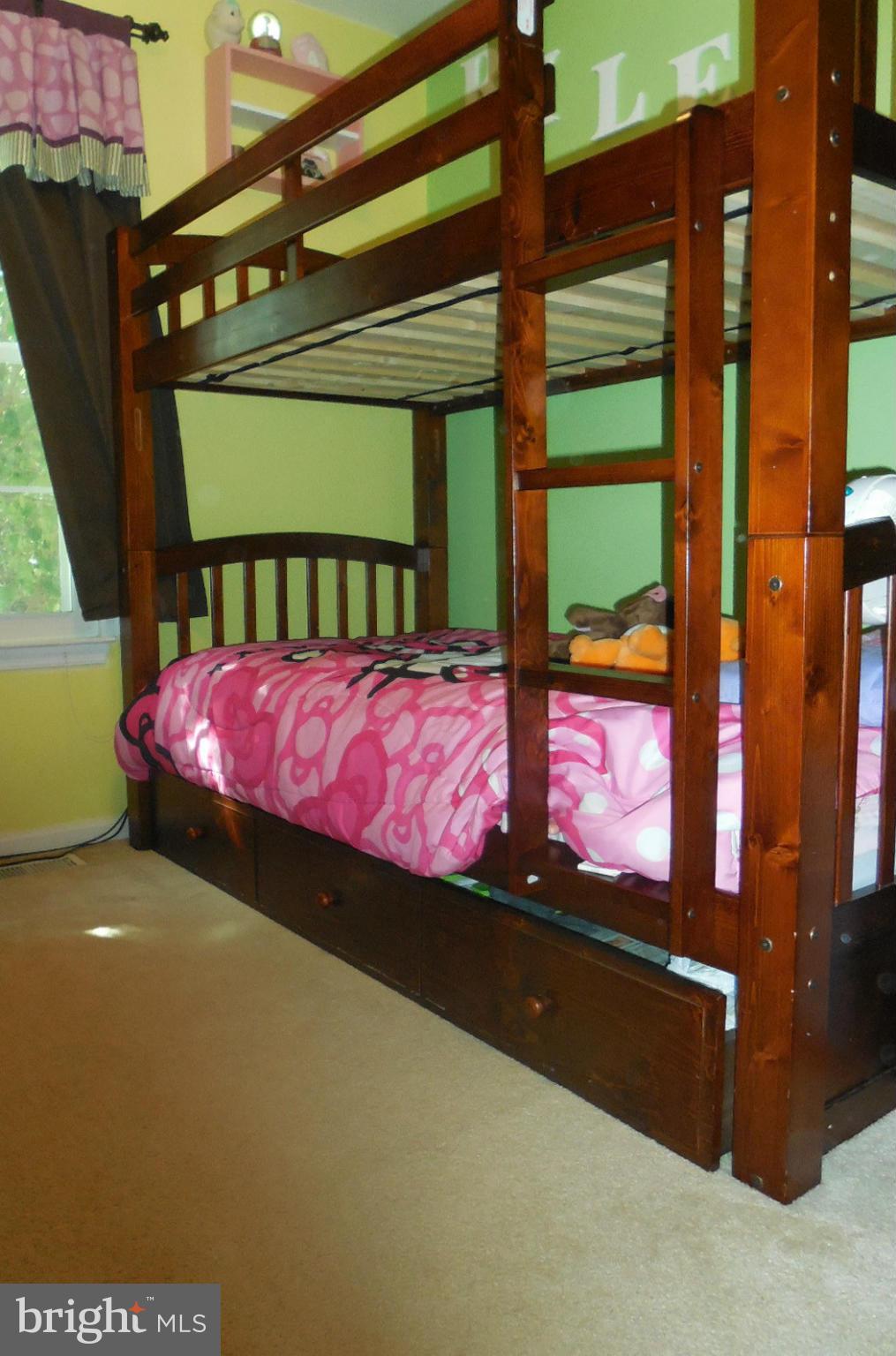 LONGSTREET COMMONS - Residential Lease