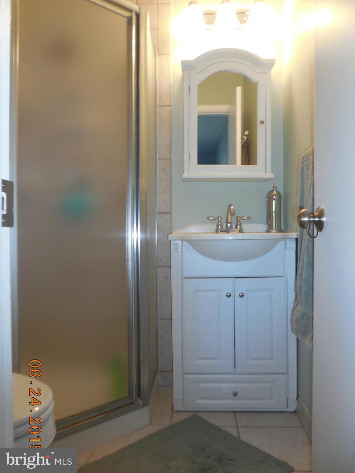 LONGSTREET COMMONS - Residential Lease