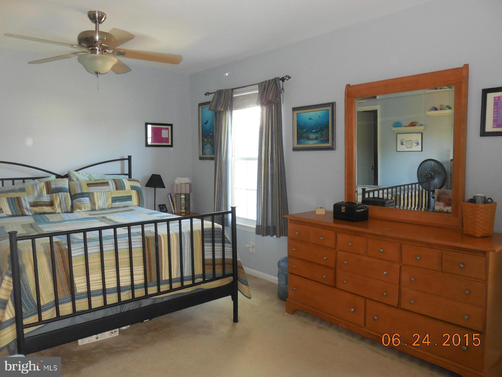 LONGSTREET COMMONS - Residential Lease