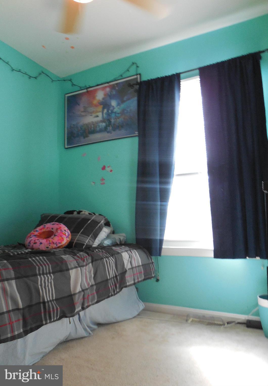 LONGSTREET COMMONS - Residential Lease