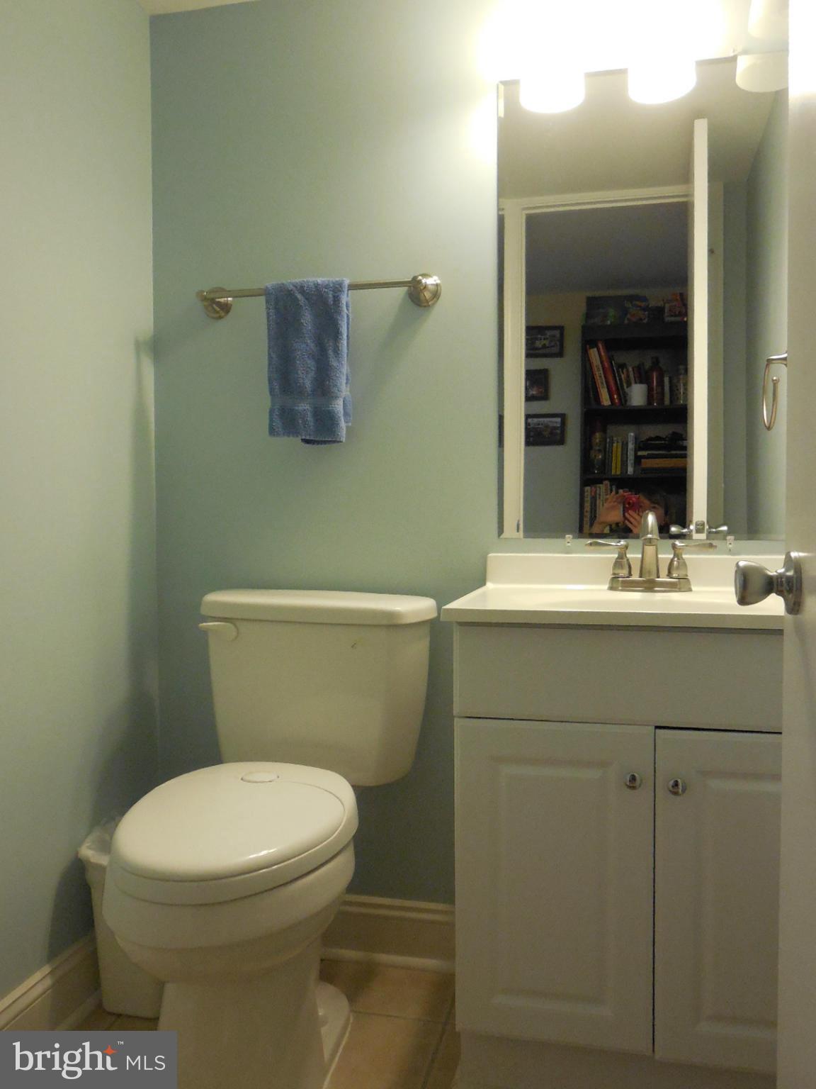 LONGSTREET COMMONS - Residential Lease