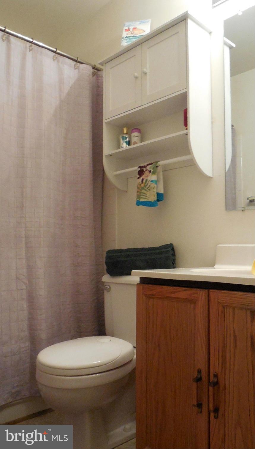 LONGSTREET COMMONS - Residential Lease