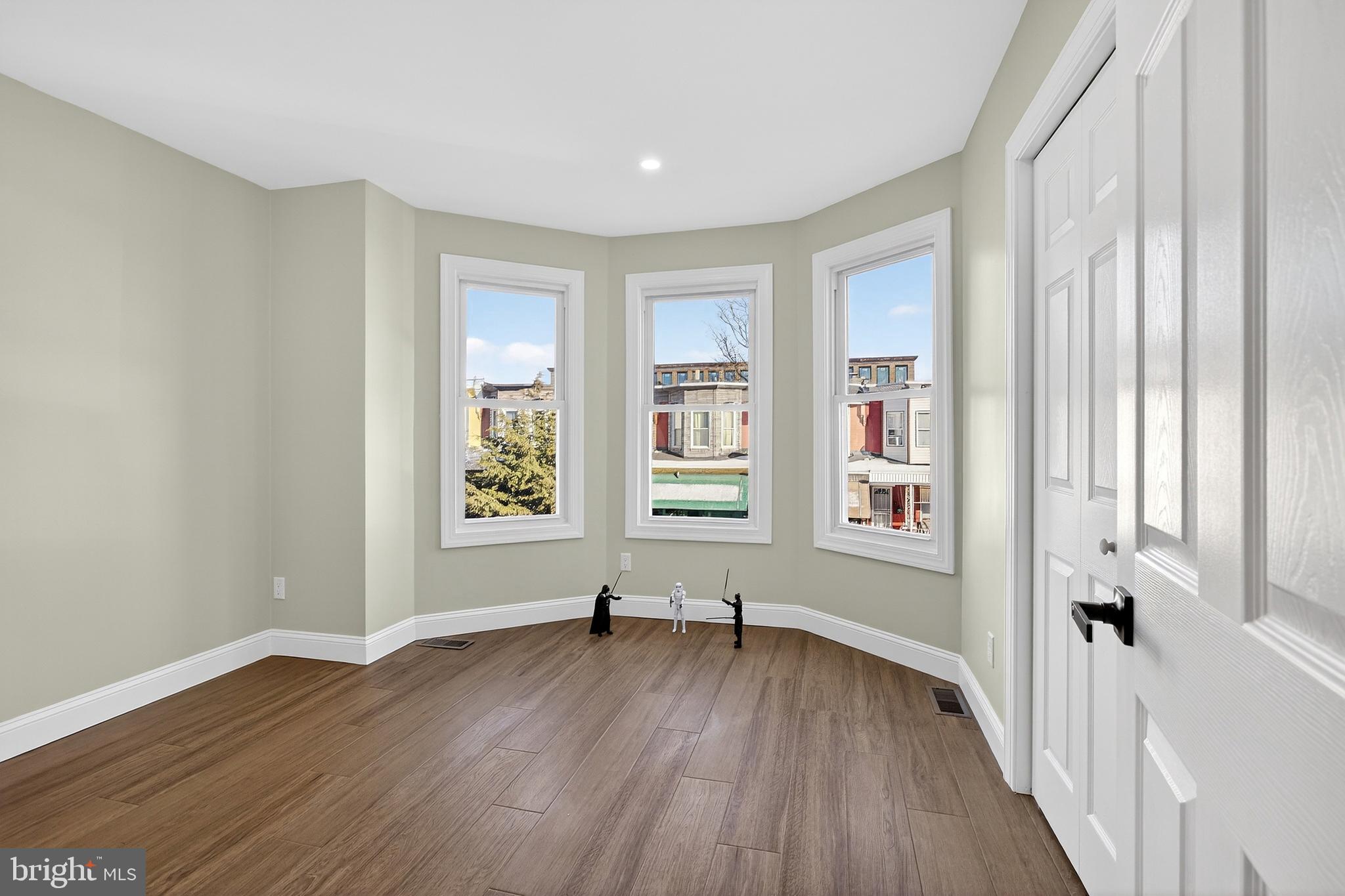 KENSINGTON - Residential