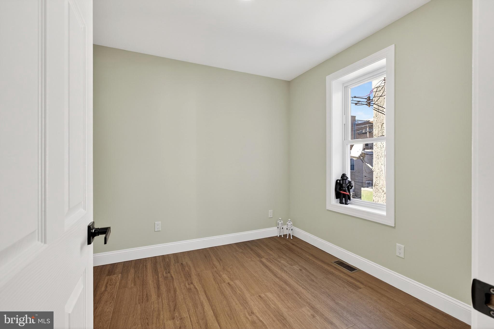 KENSINGTON - Residential