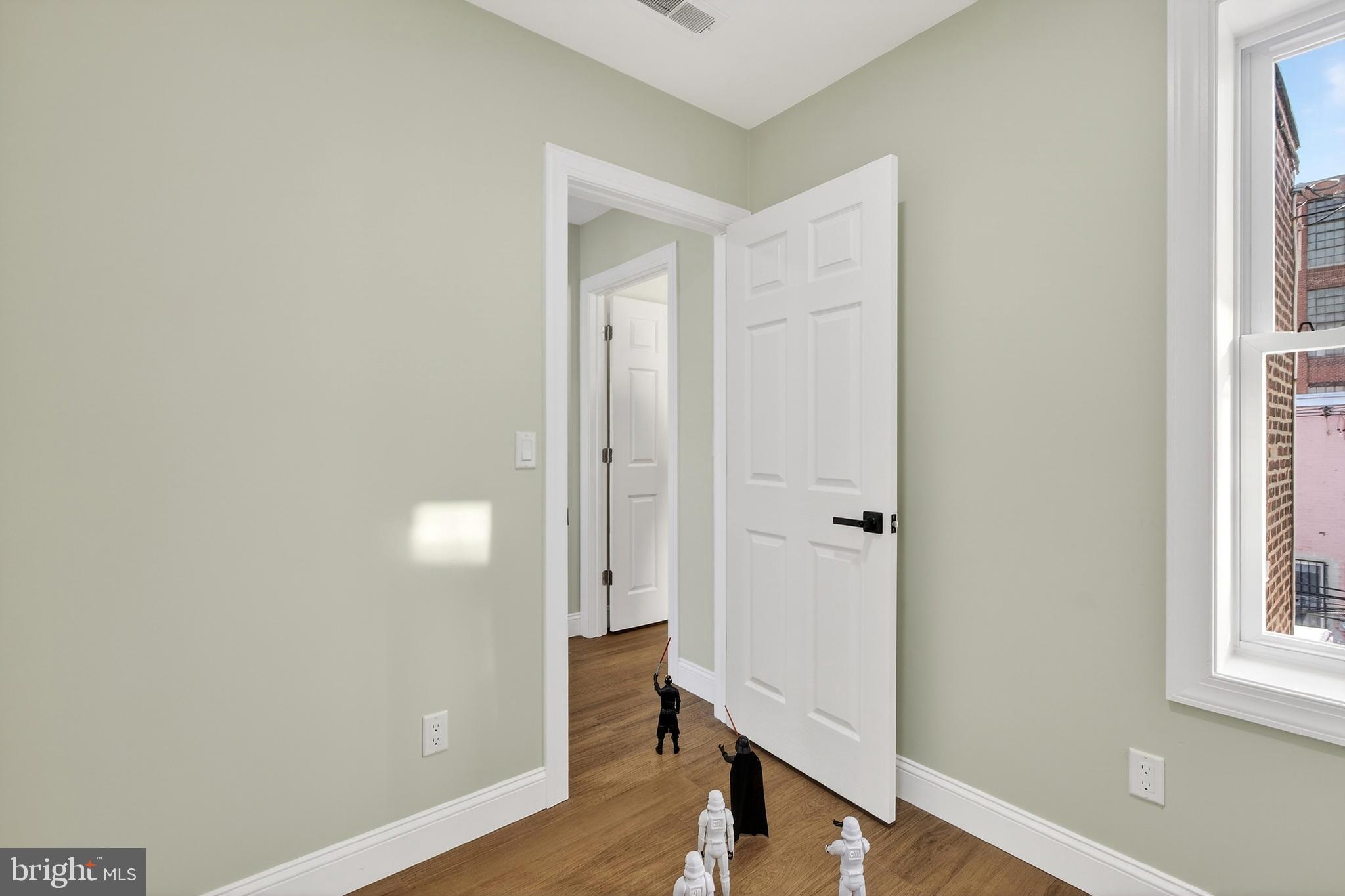 KENSINGTON - Residential