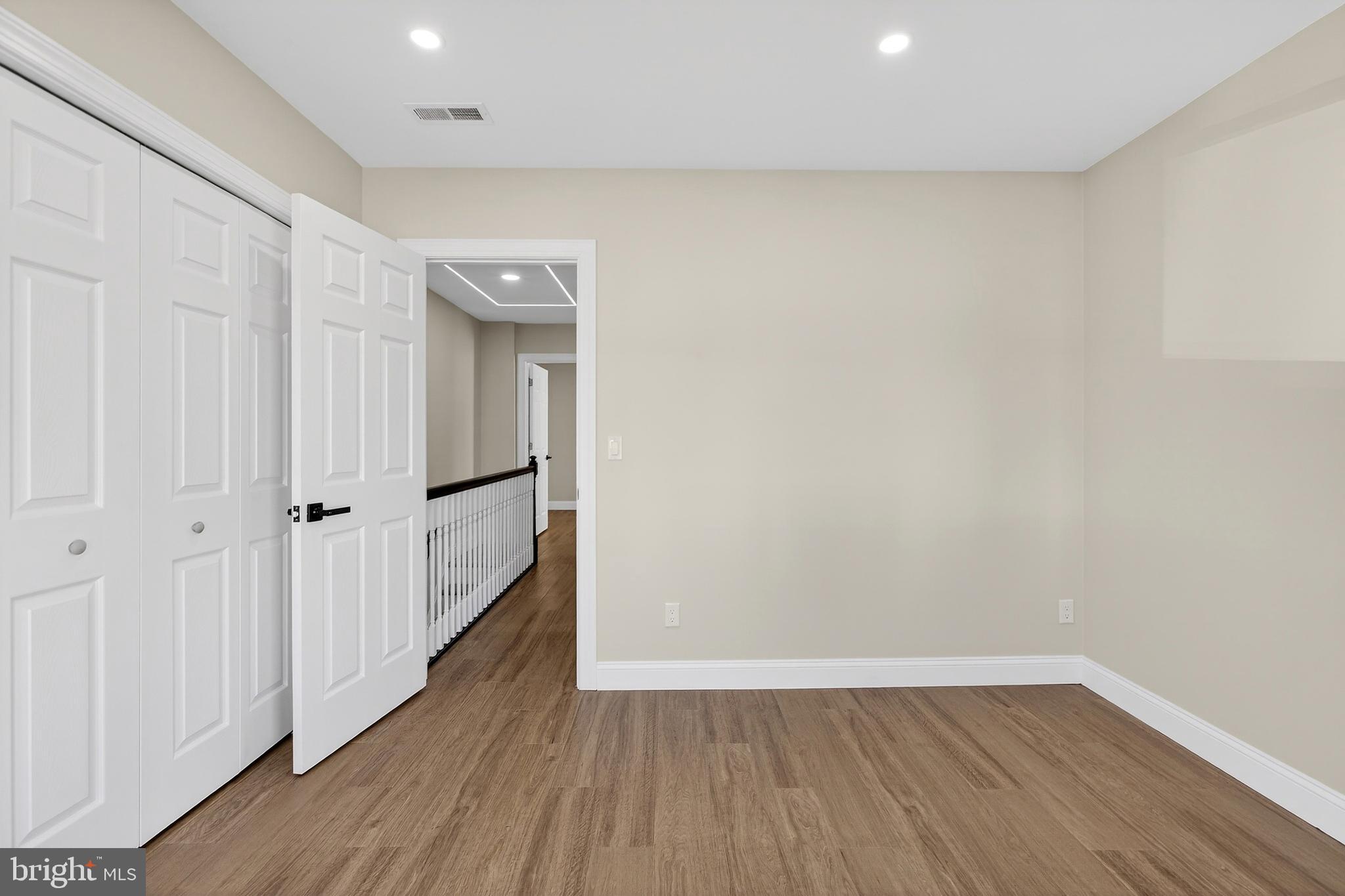 KENSINGTON - Residential