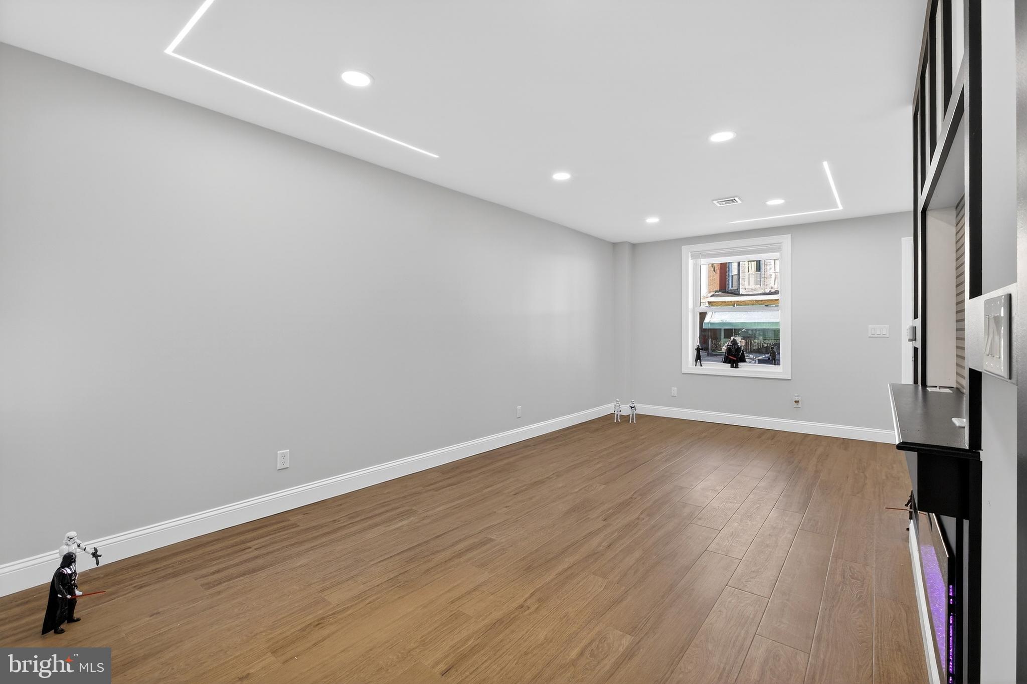 KENSINGTON - Residential