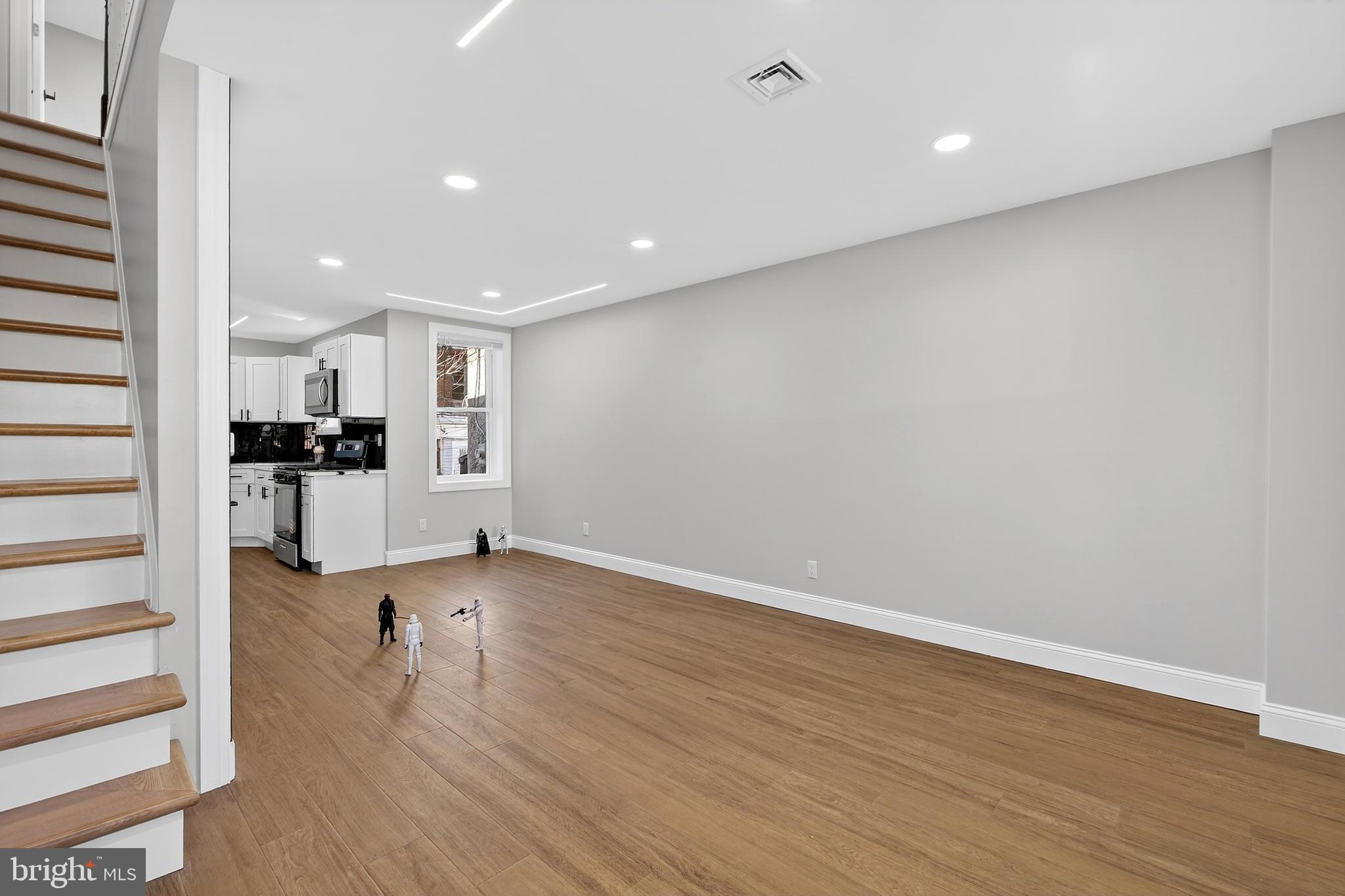 KENSINGTON - Residential