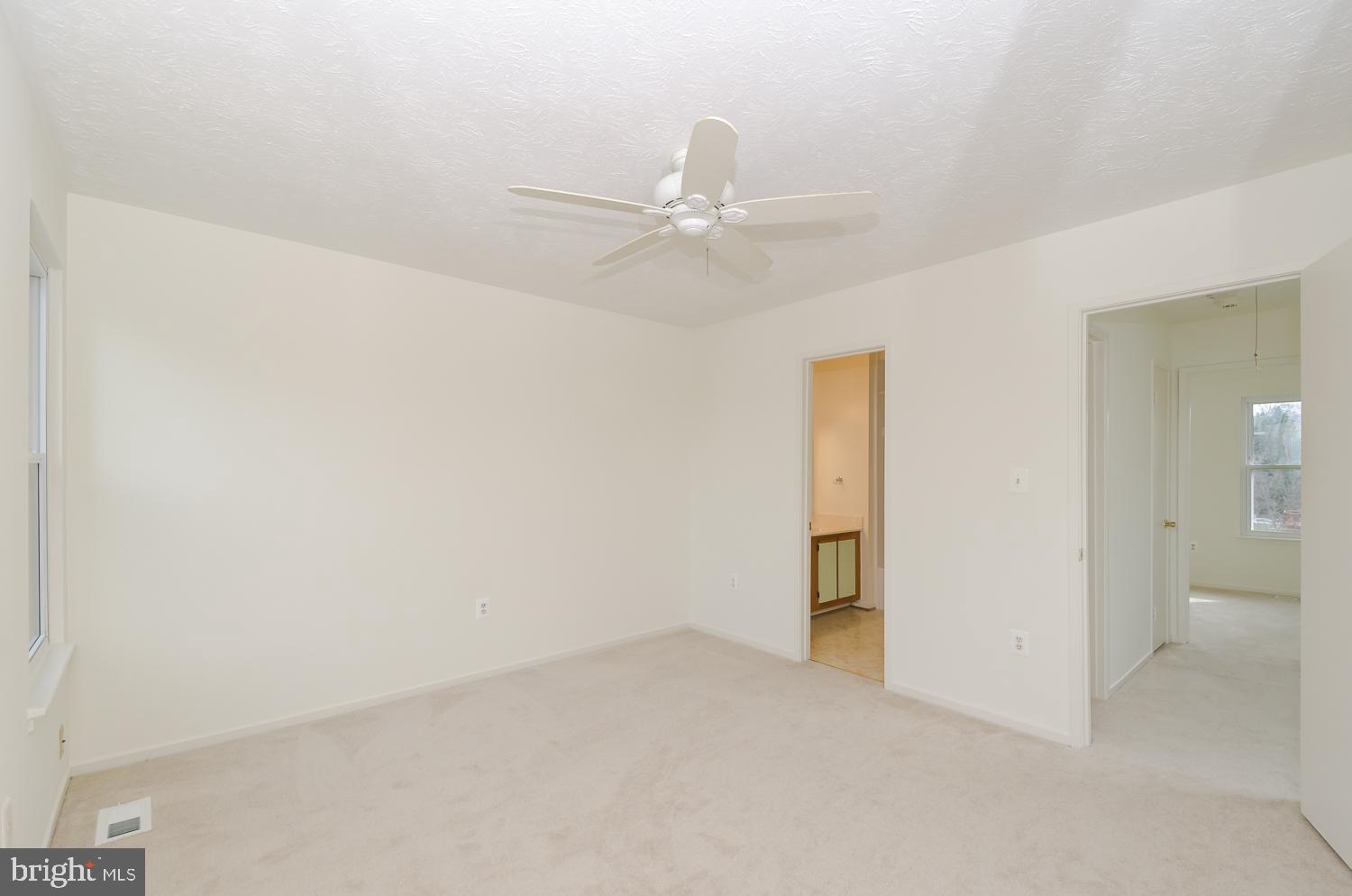 VALLEY STREAM ESTATES - Residential