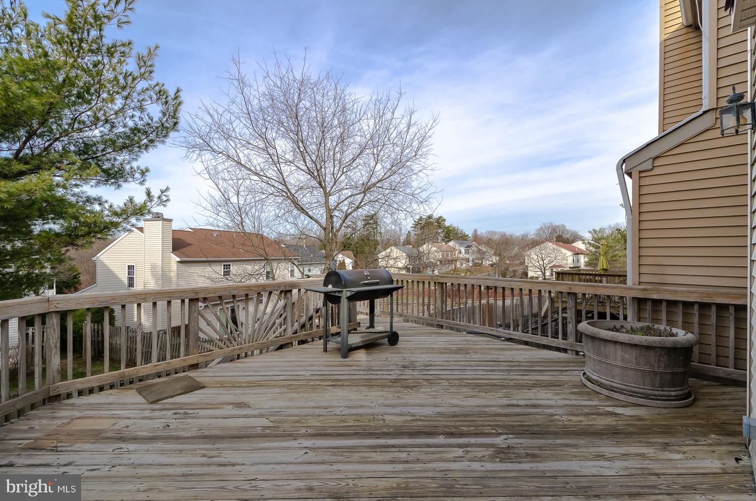 VALLEY STREAM ESTATES - Residential