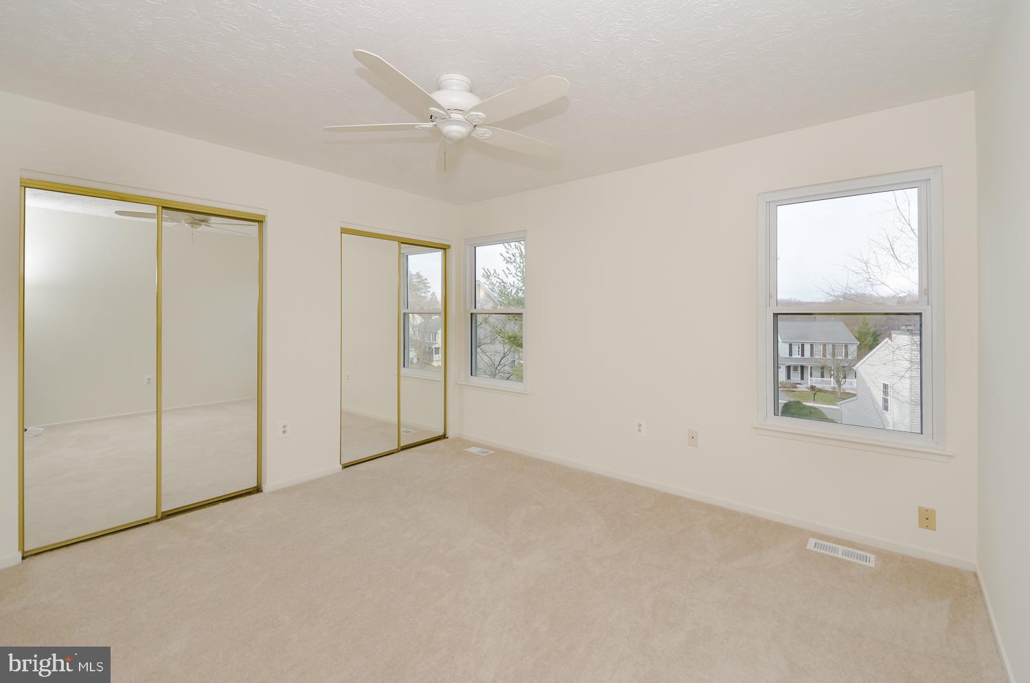 VALLEY STREAM ESTATES - Residential