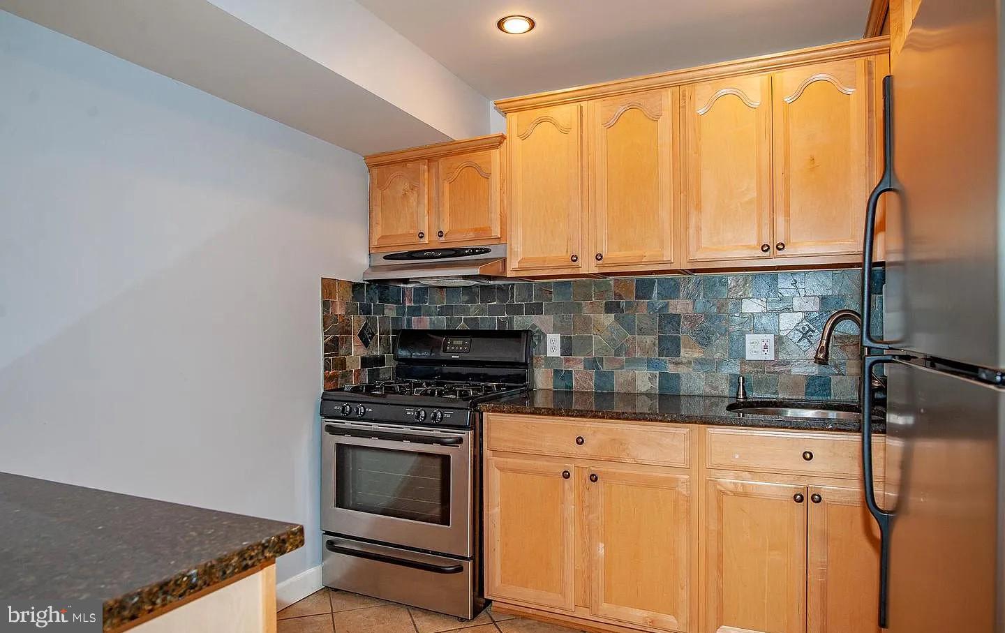 CANTERBURY SQUARE - Residential