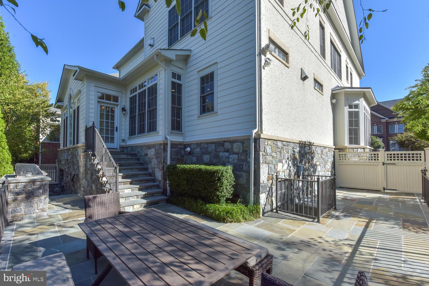 STOCKWELL MANOR - Residential