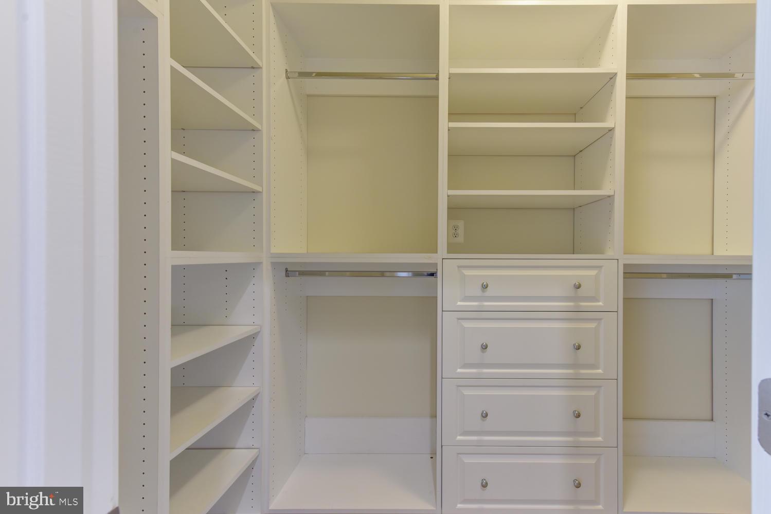 STOCKWELL MANOR - Residential