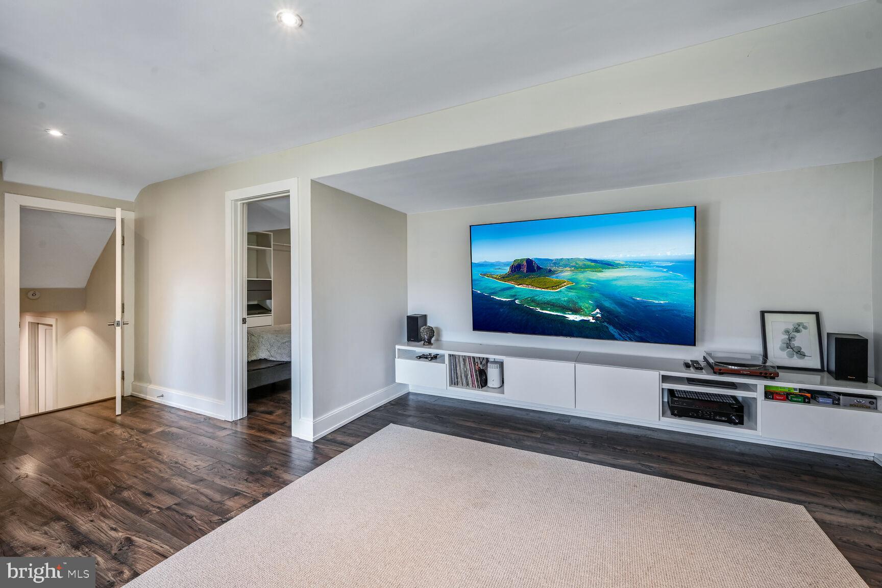 GLEN ECHO HEIGHTS - Residential