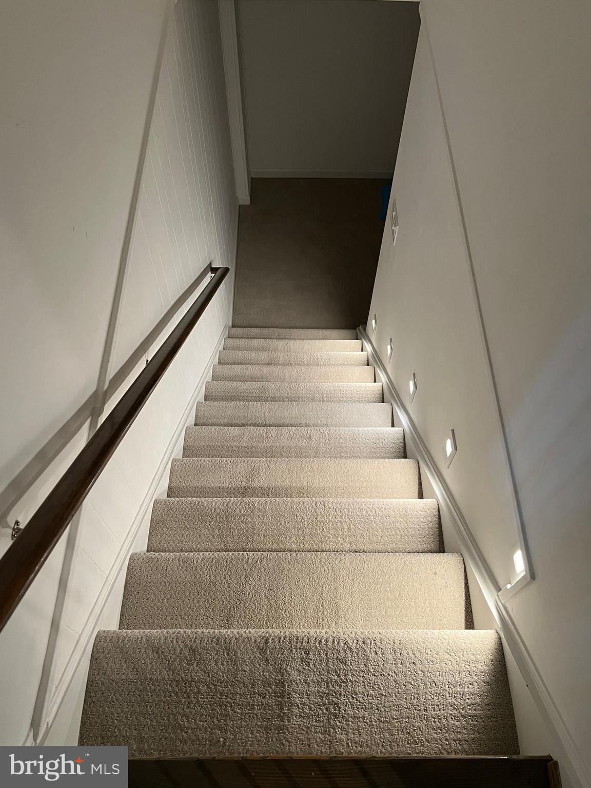 PINE KNOLLS - Residential Lease