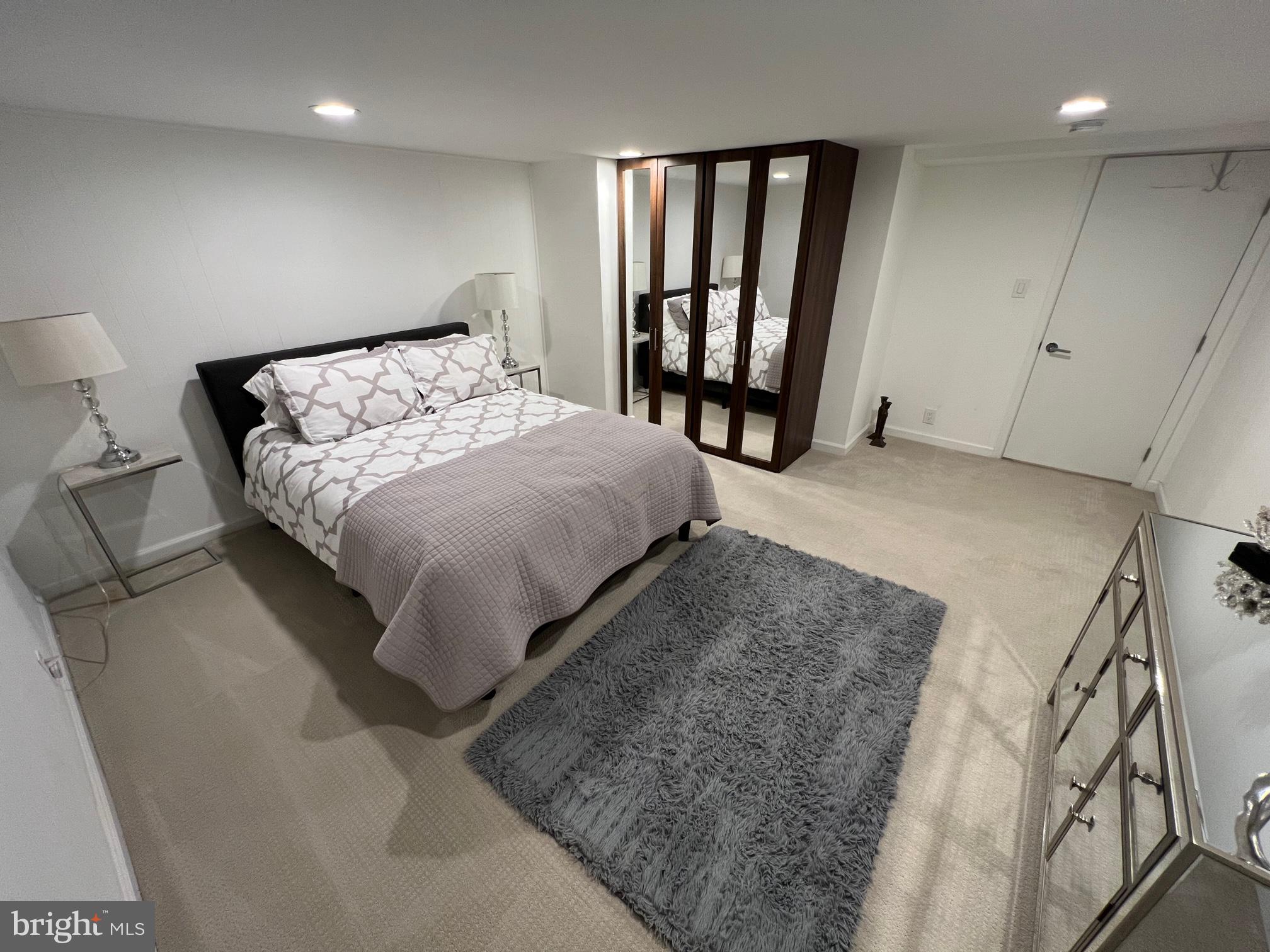 PINE KNOLLS - Residential Lease