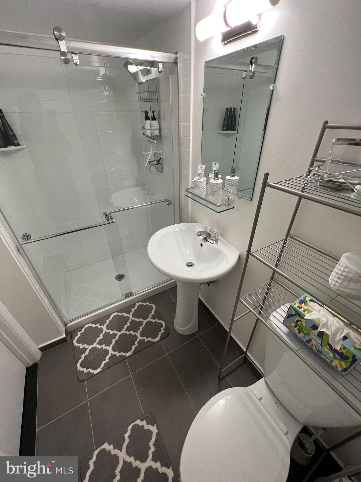 PINE KNOLLS - Residential Lease