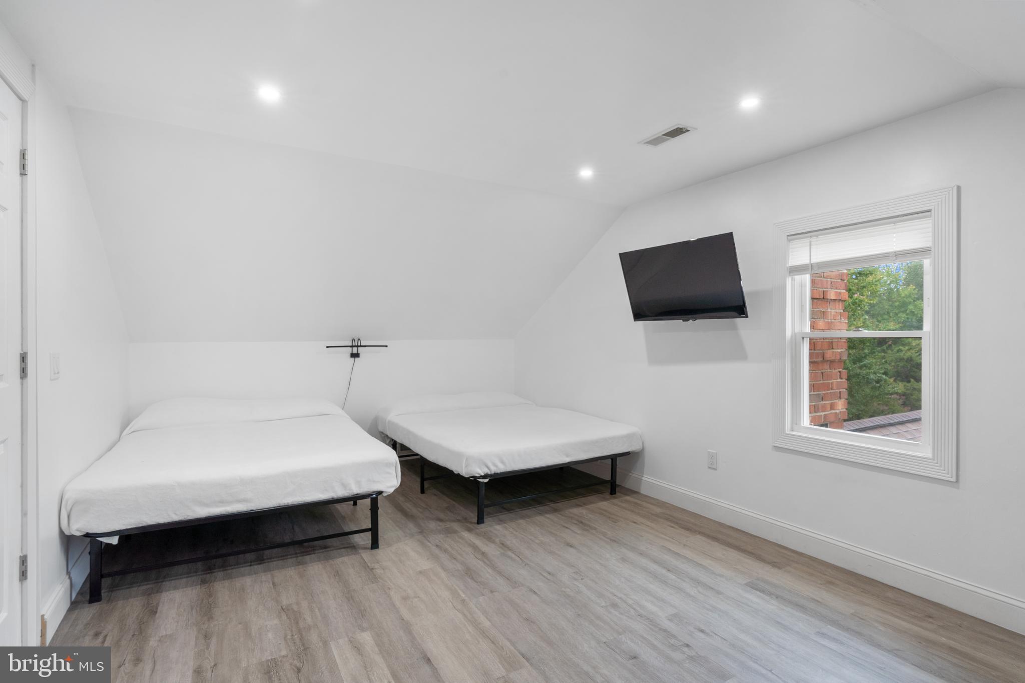 TWIN SPRINGS ESTATES - Residential