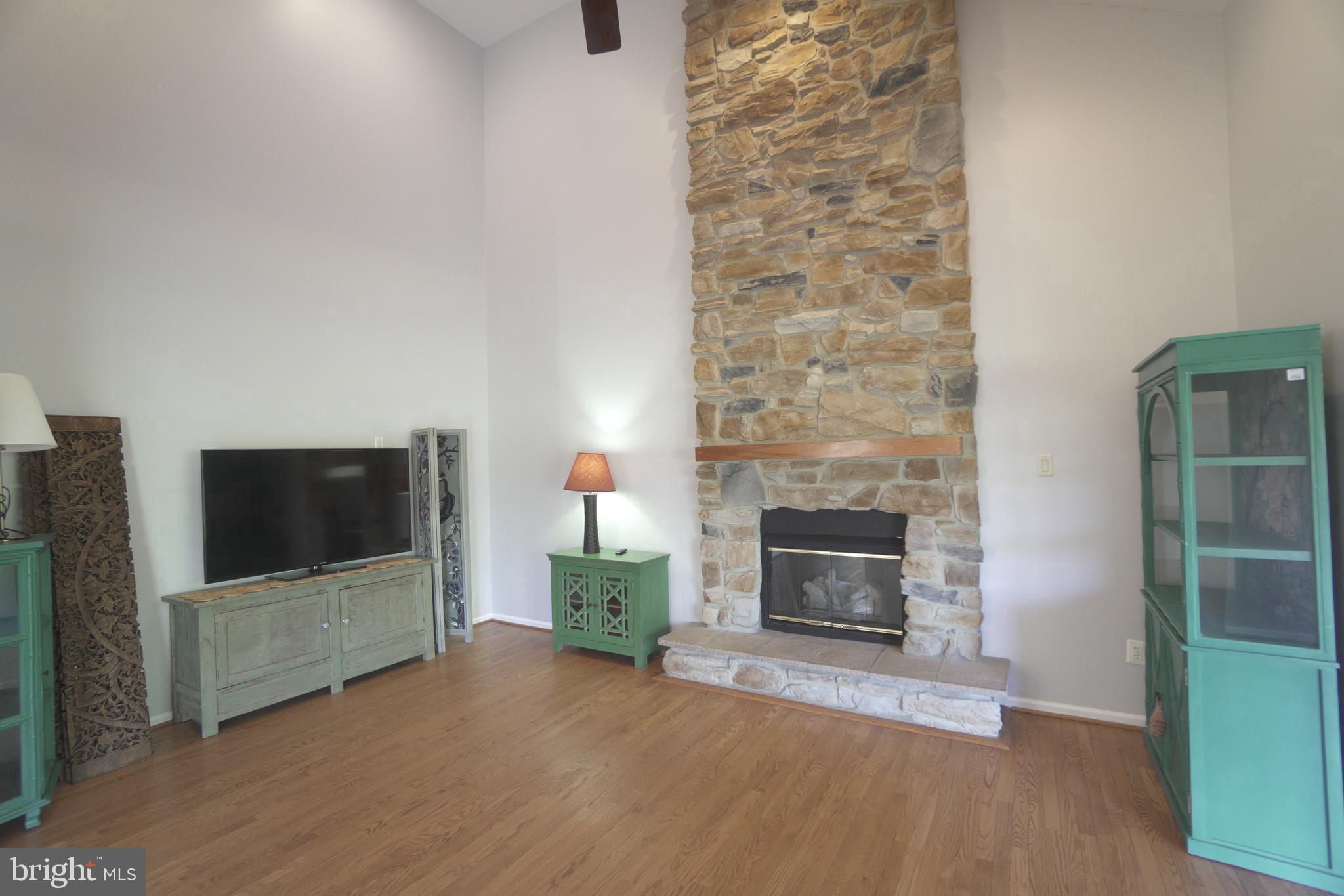 NORTH POINTE - Residential