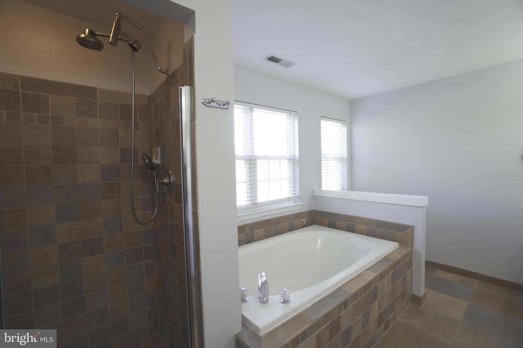 NORTH POINTE - Residential