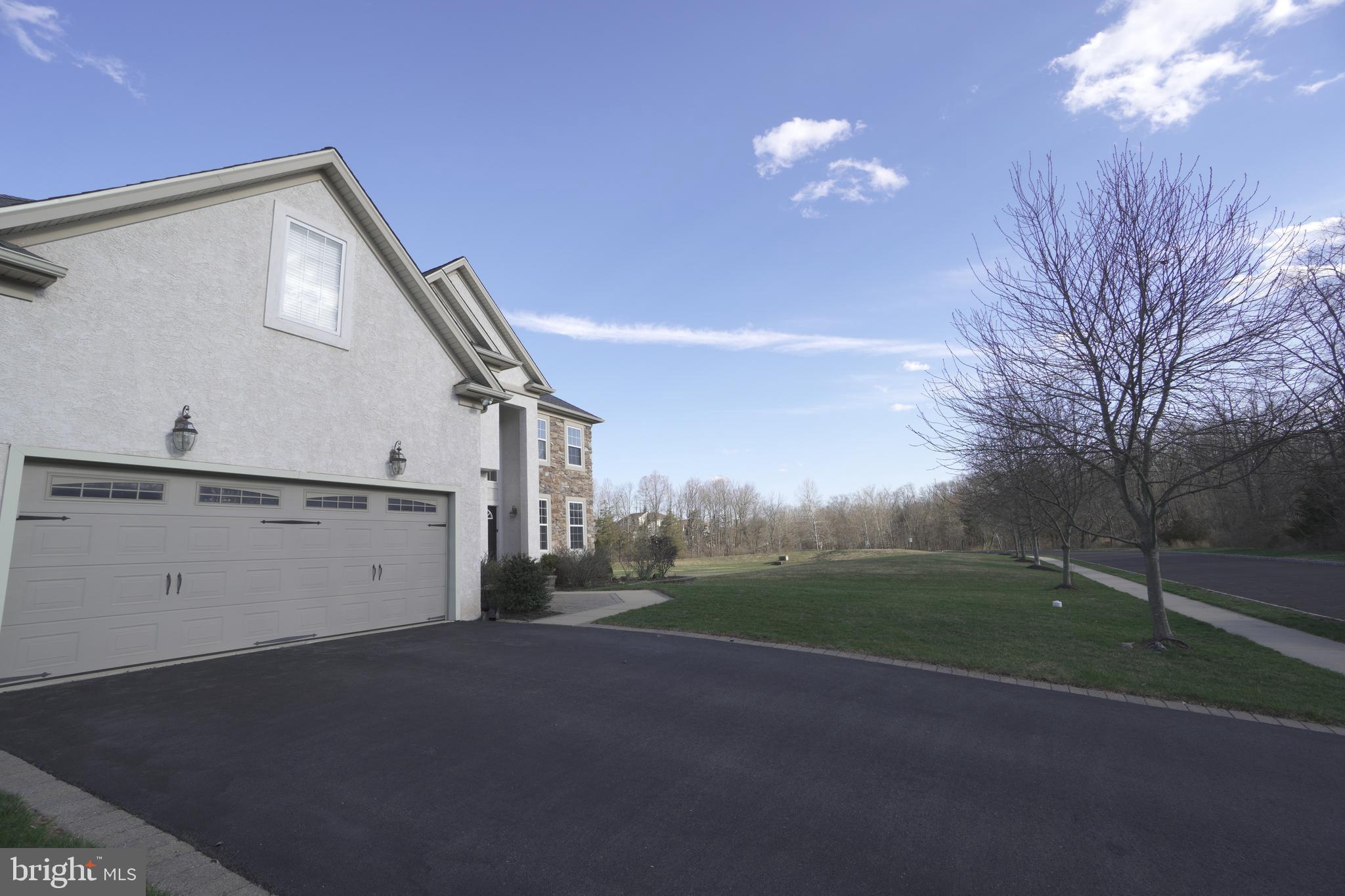 NORTH POINTE - Residential