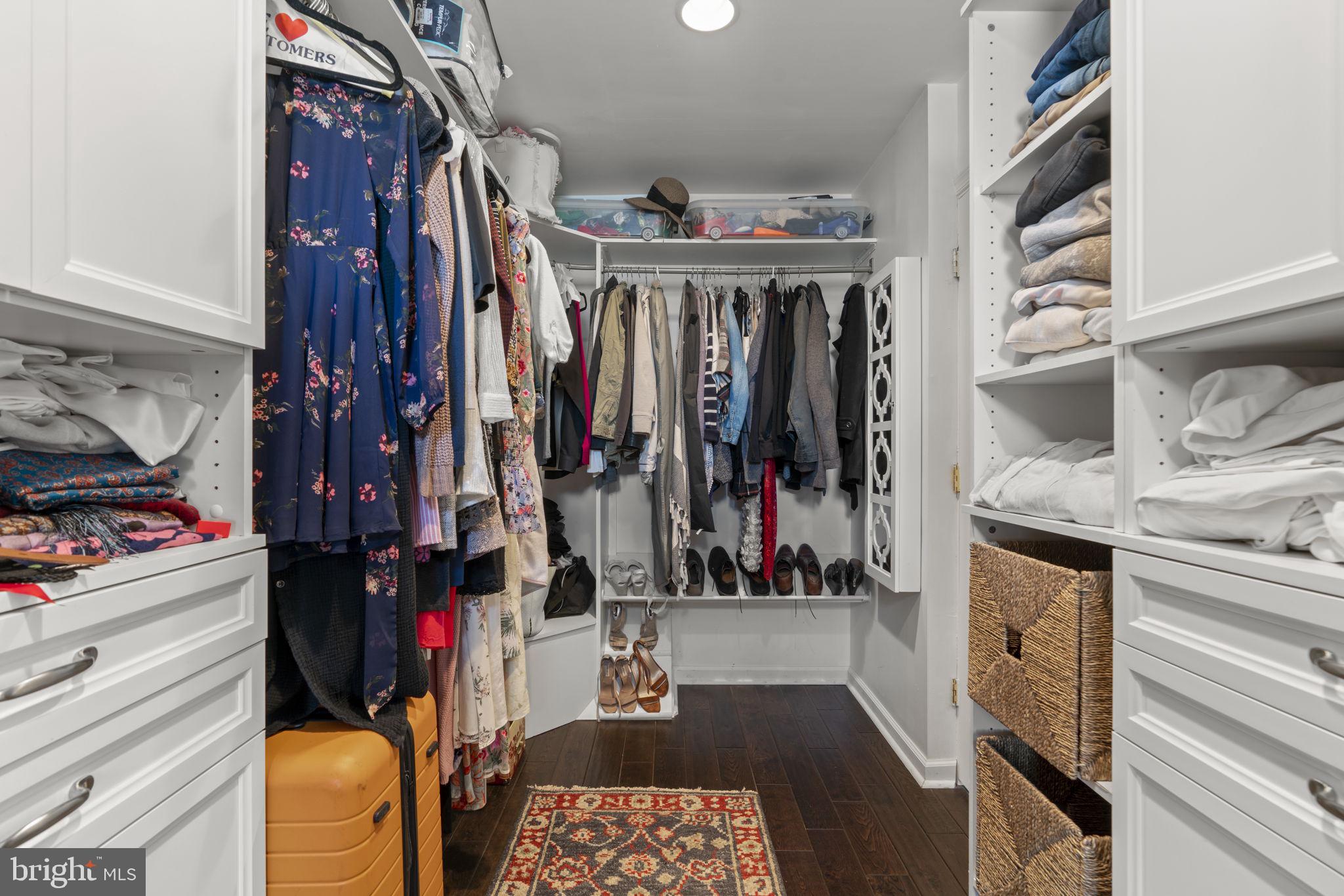 WOODLAND VILLAGE - Residential