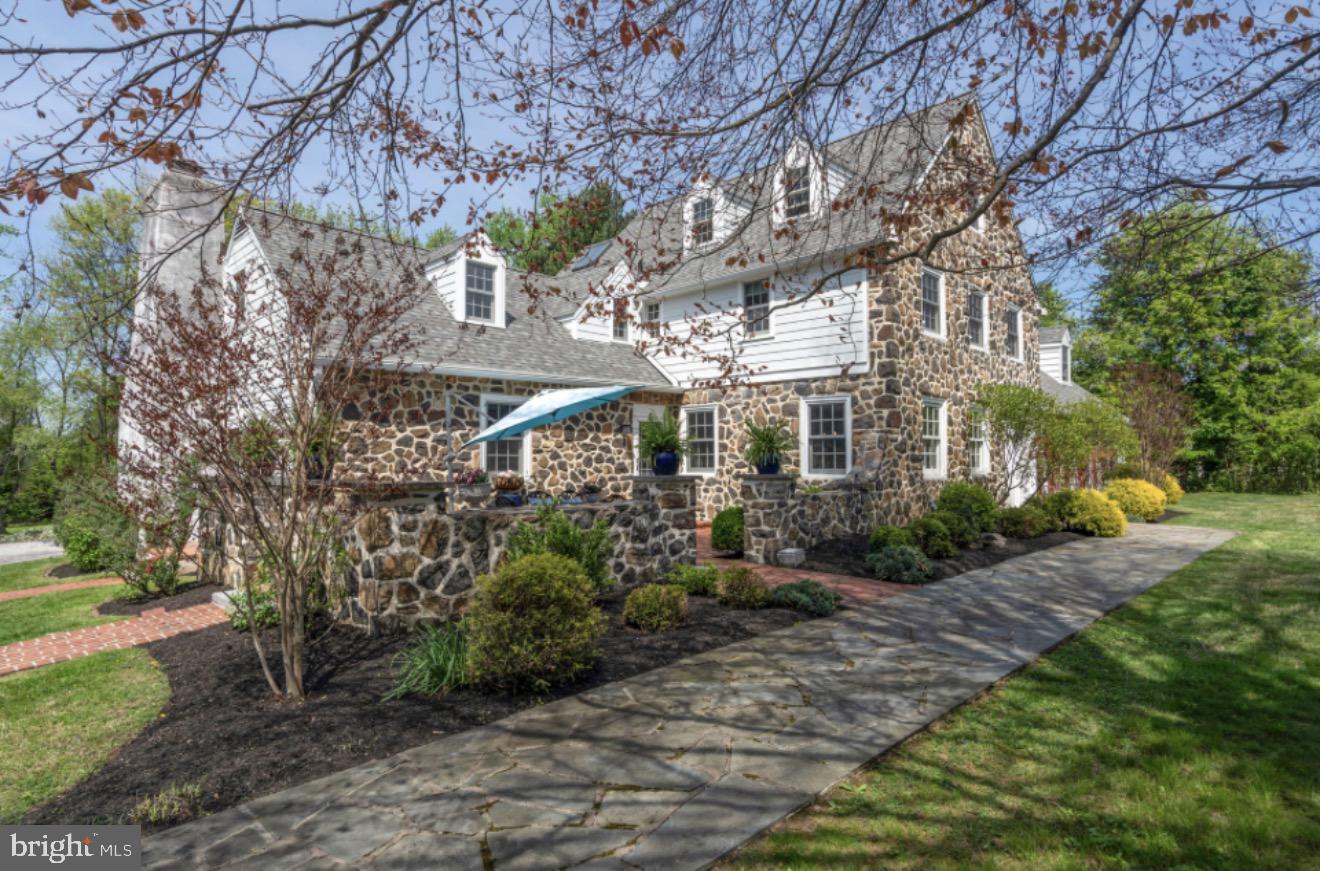 COLONIAL VIL - Residential