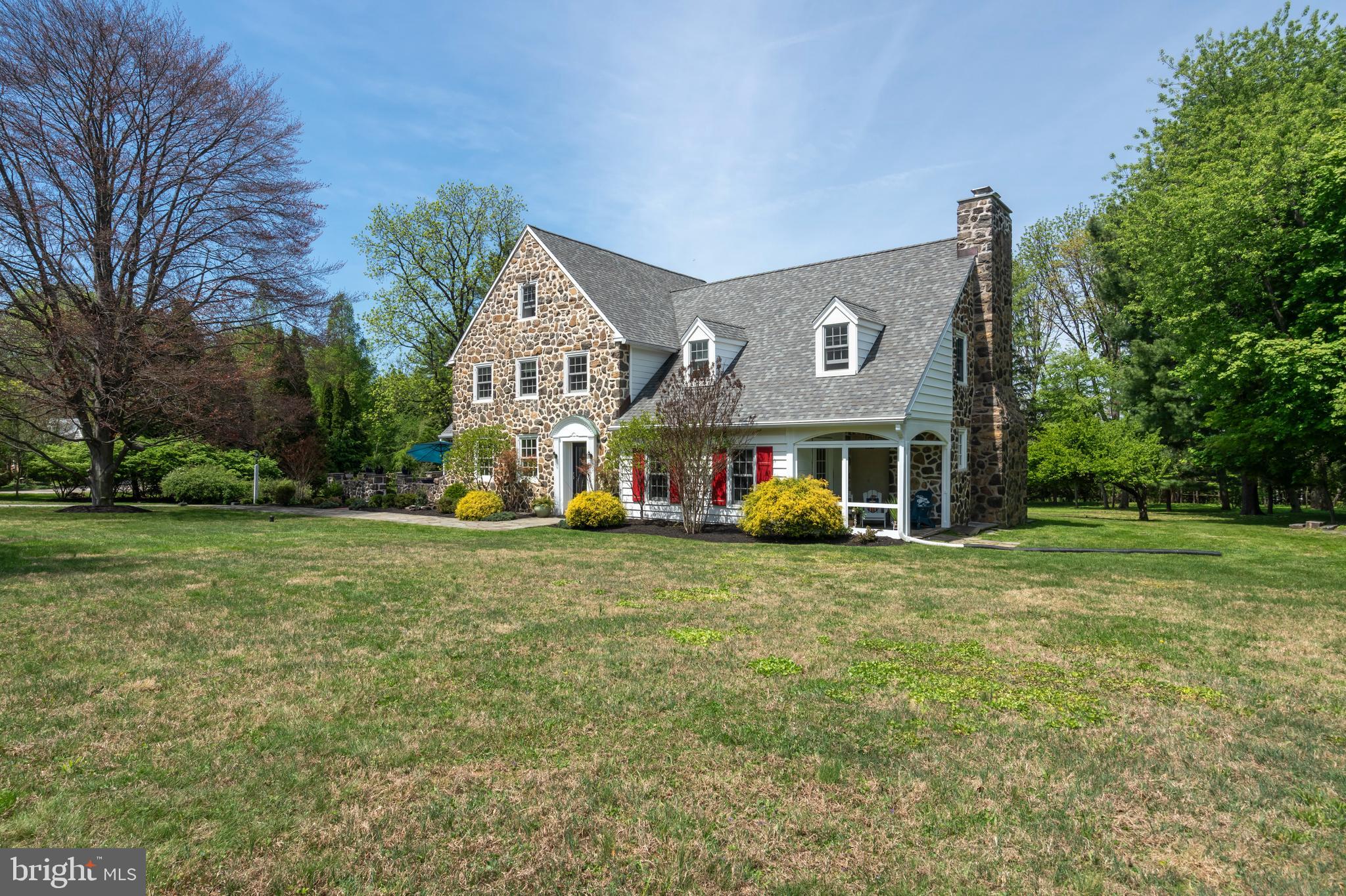 COLONIAL VIL - Residential