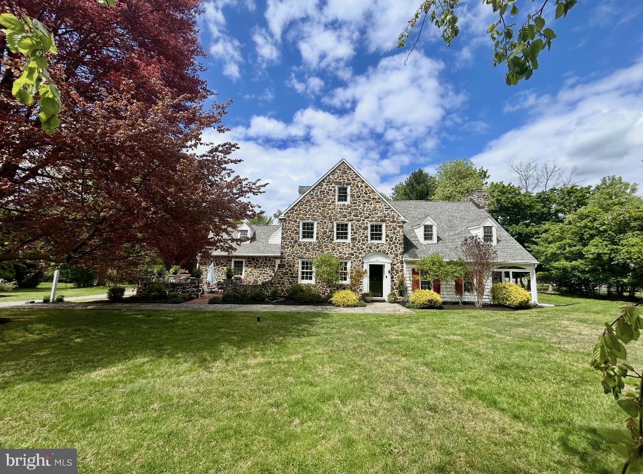 COLONIAL VIL - Residential