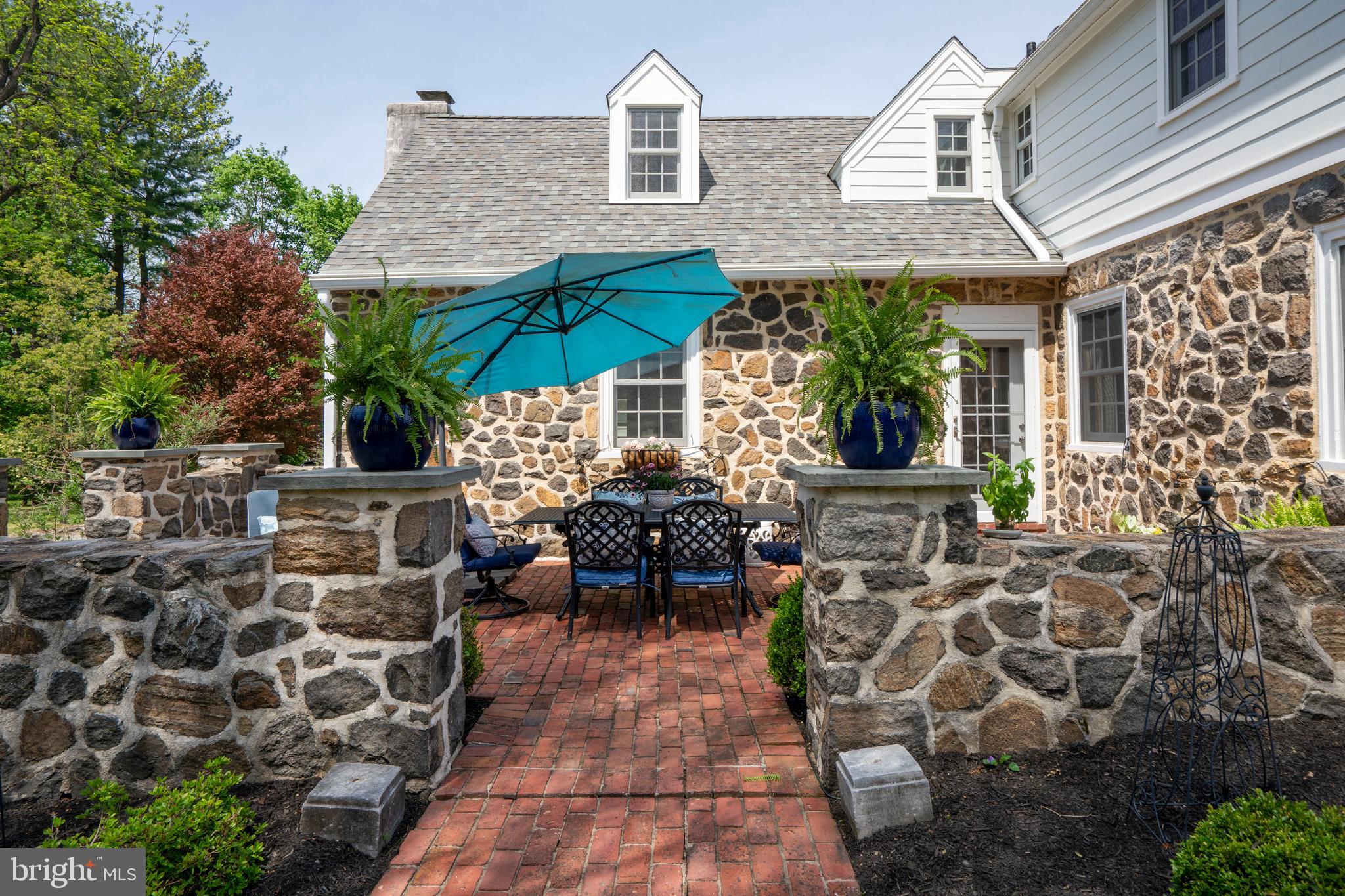 COLONIAL VIL - Residential