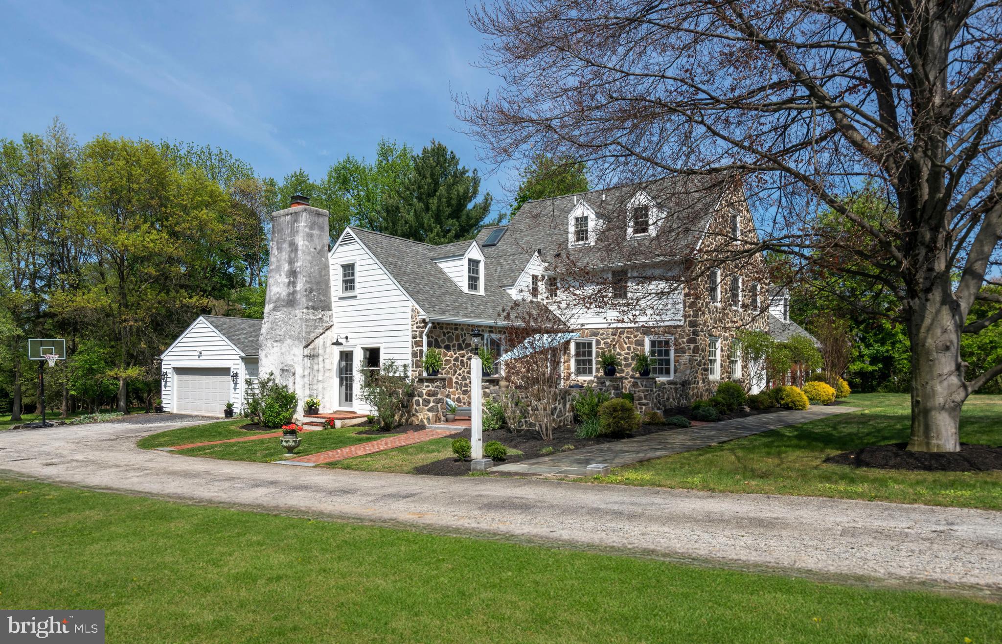 COLONIAL VIL - Residential
