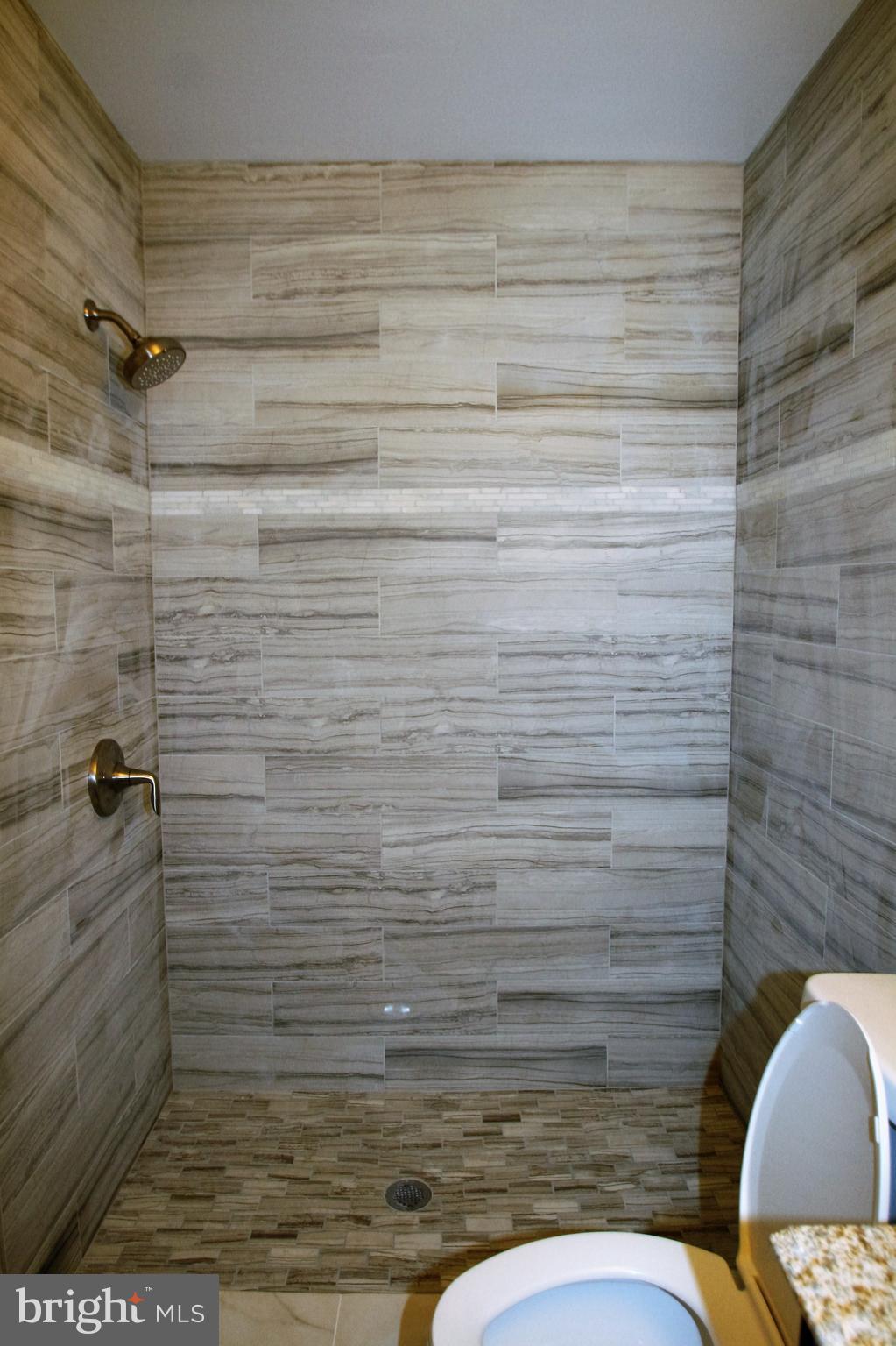 FLOWER HILL - Residential Lease