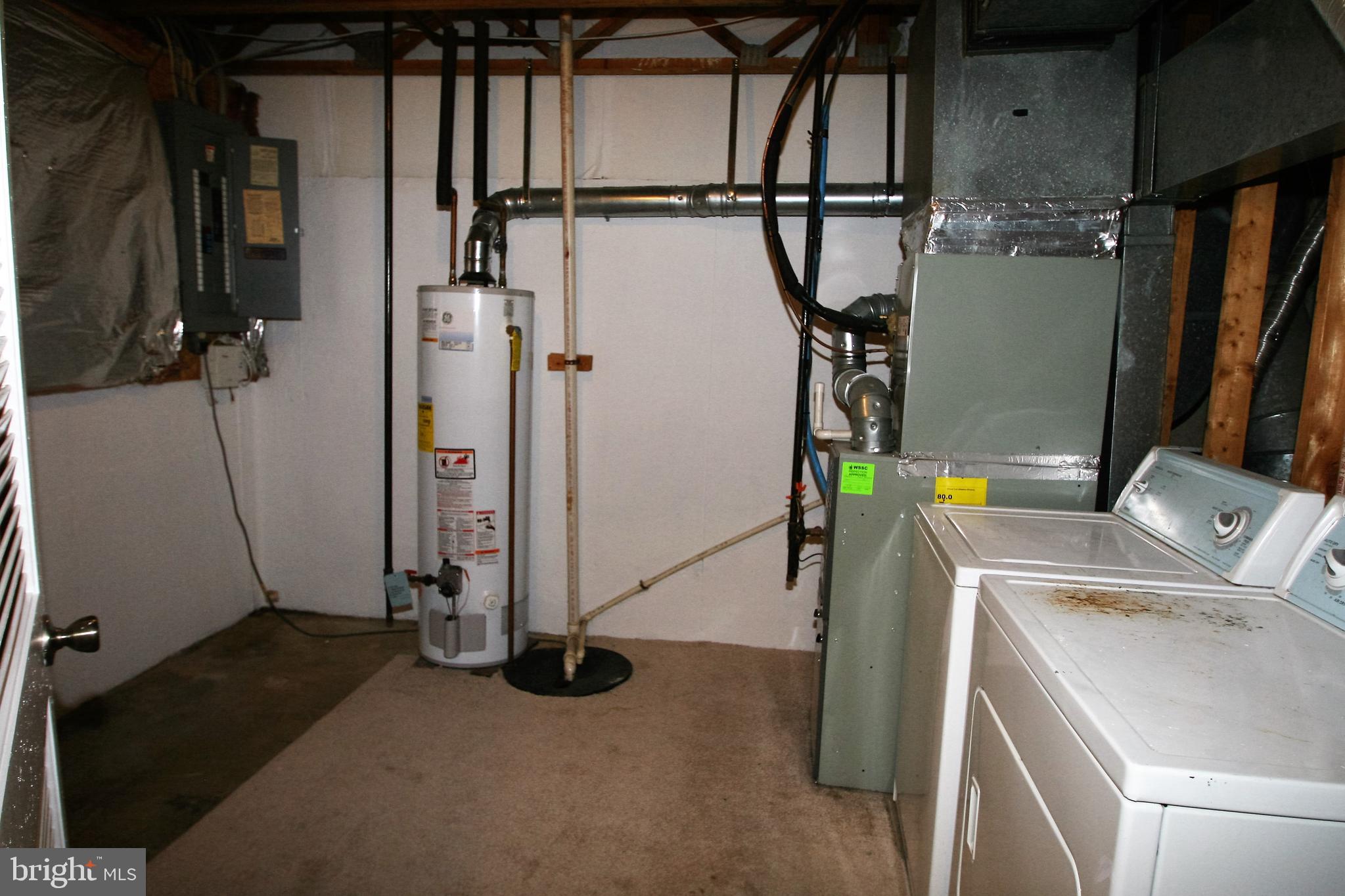 FLOWER HILL - Residential Lease