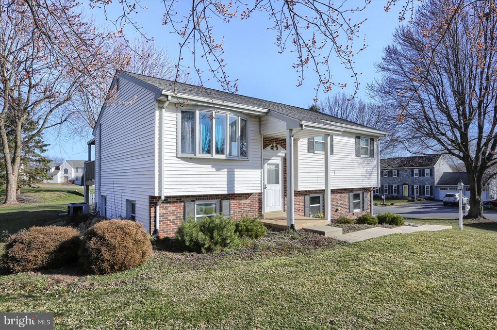 Photo of 915 DRIVER AVE, LANDISVILLE, PA 17538 (MLS # PALA2032382)