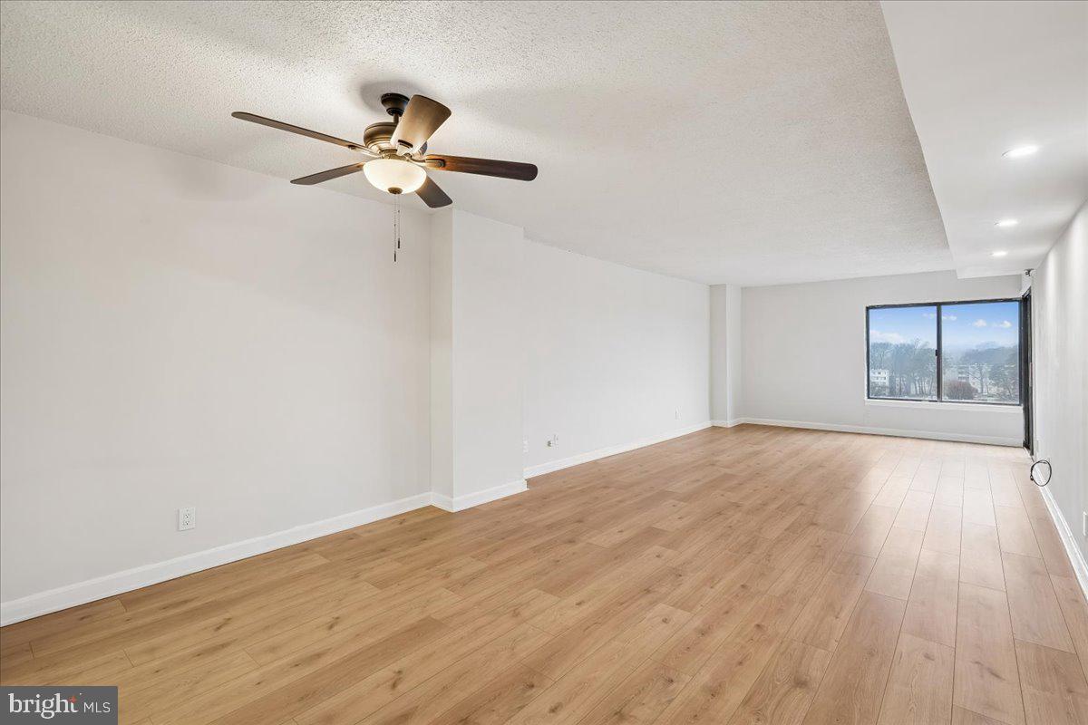 RACQUET CLUB - Residential