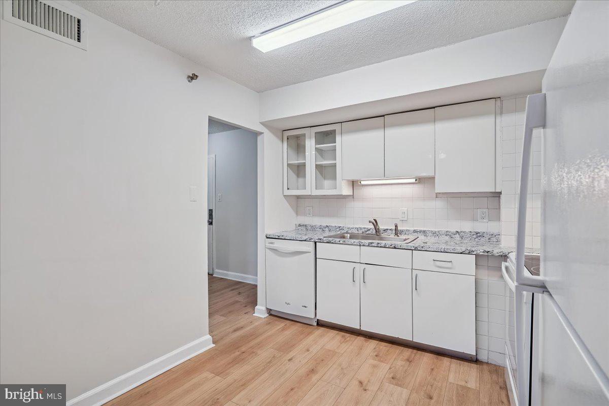 RACQUET CLUB - Residential