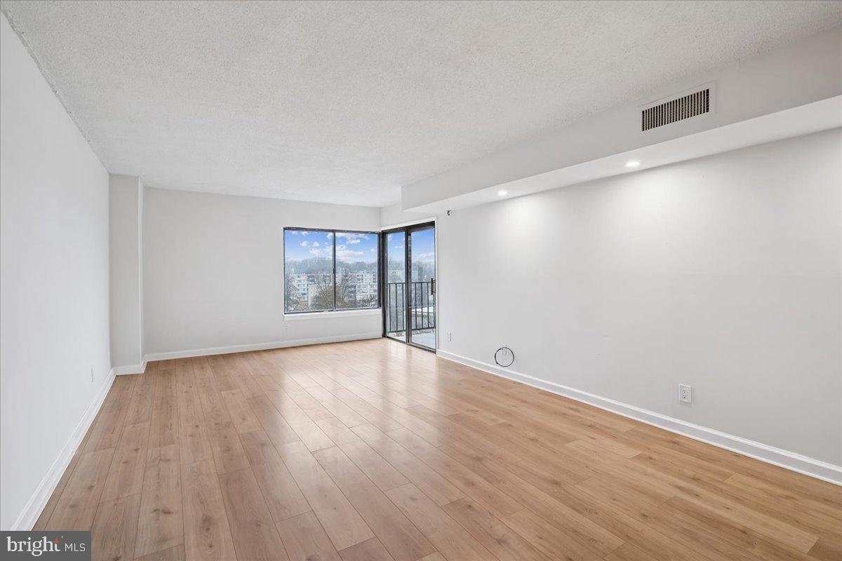 RACQUET CLUB - Residential