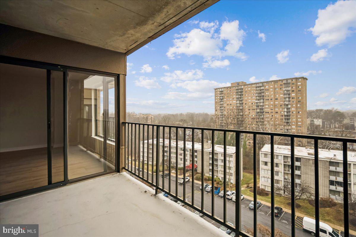 RACQUET CLUB - Residential