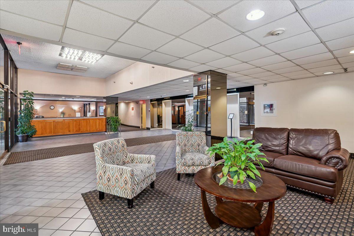 RACQUET CLUB - Residential