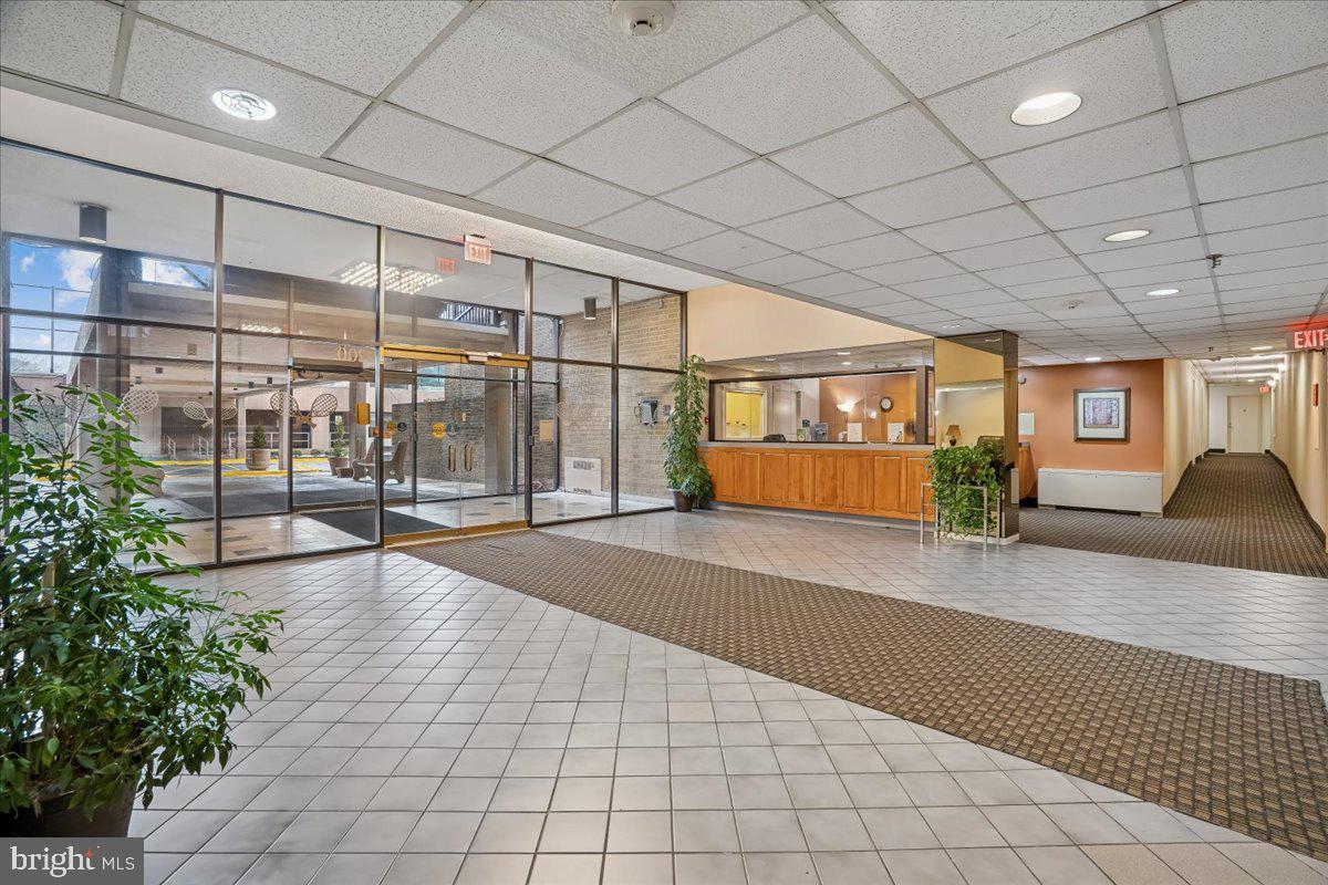 RACQUET CLUB - Residential