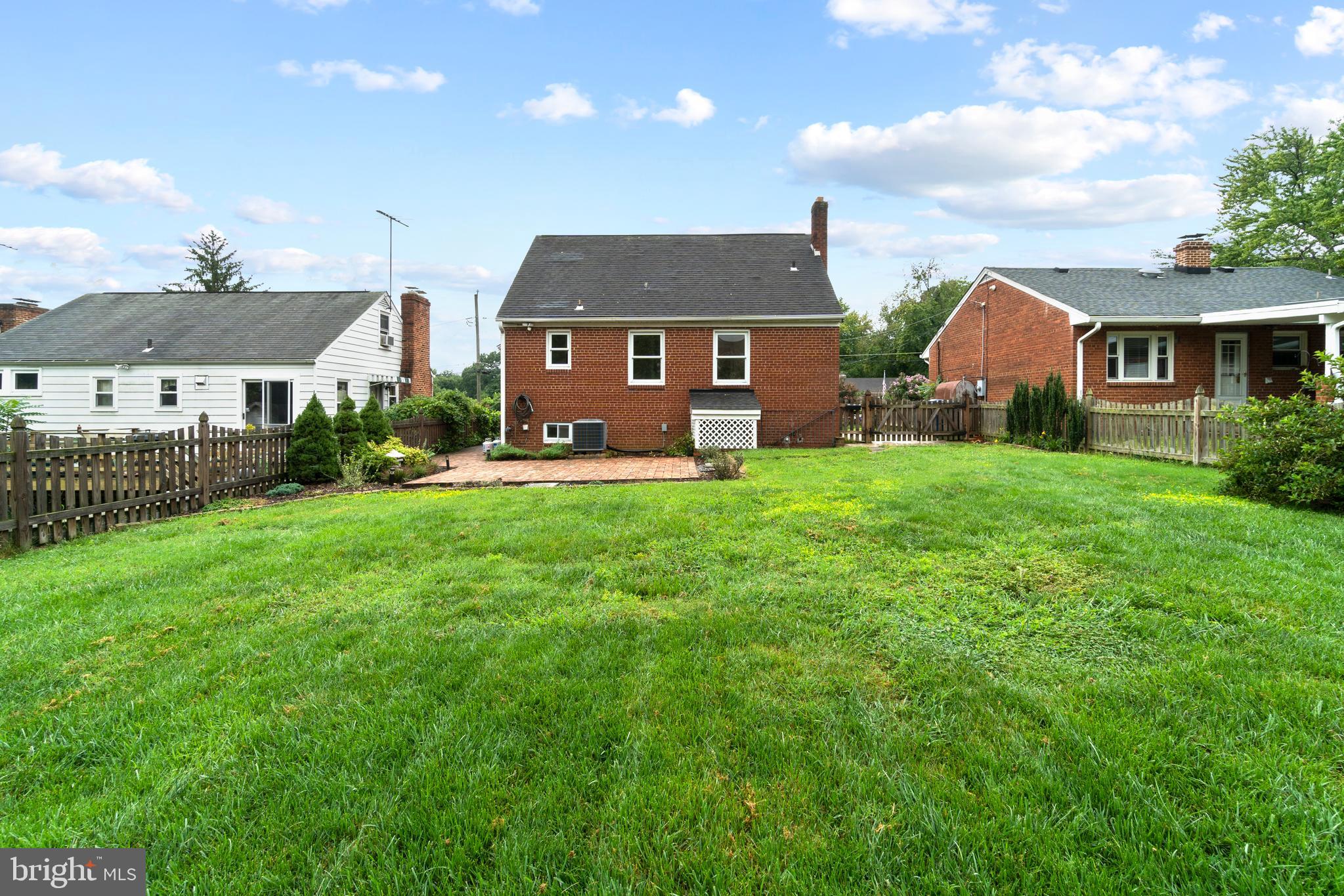 MEMORIAL HEIGHTS - Residential Lease