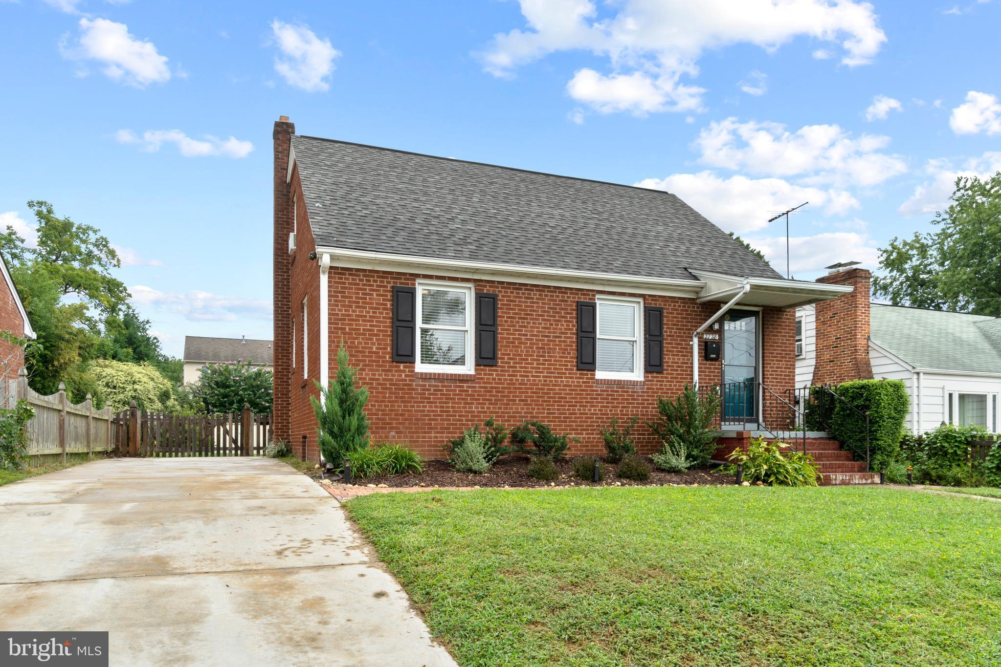 MEMORIAL HEIGHTS - Residential Lease