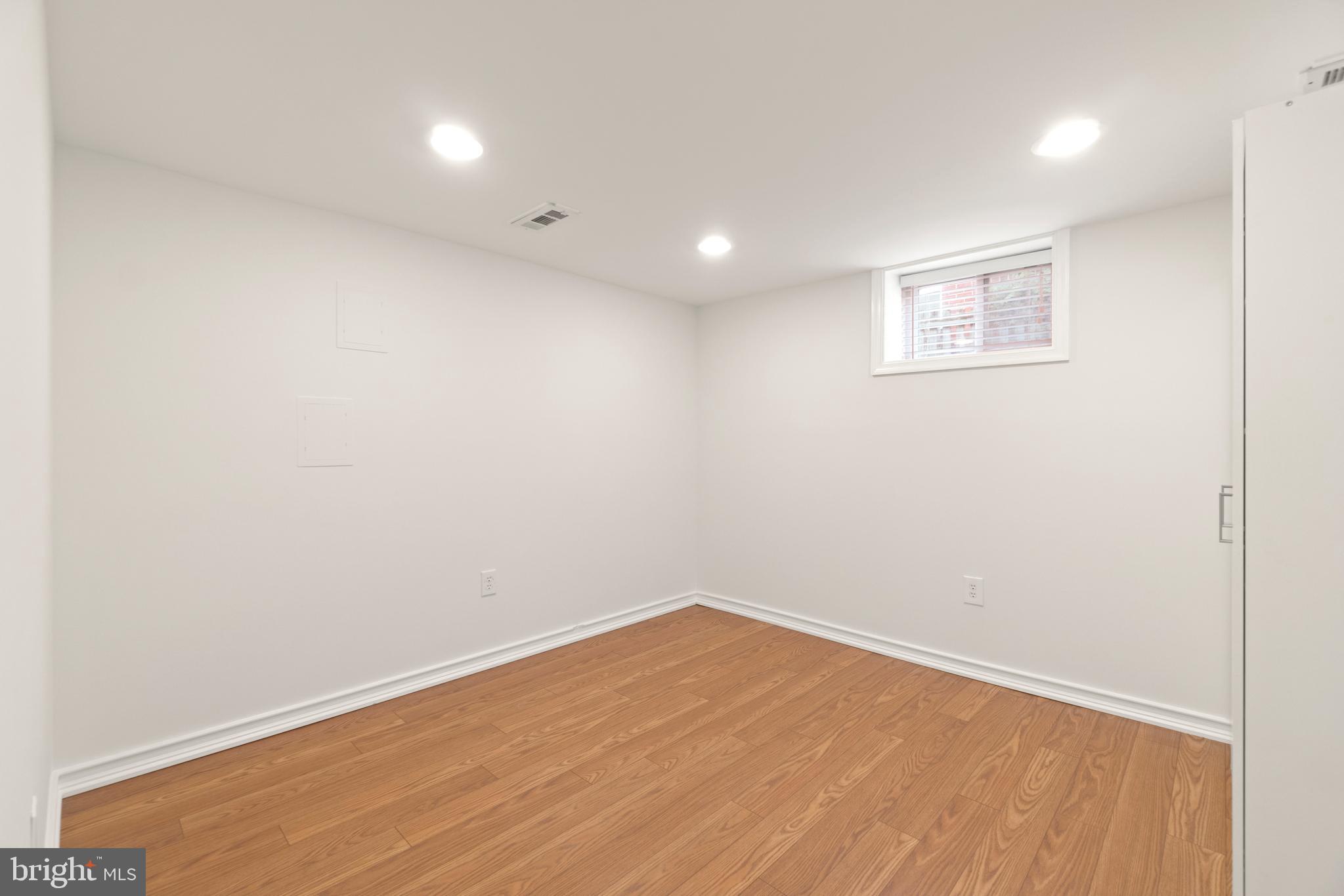 MEMORIAL HEIGHTS - Residential Lease