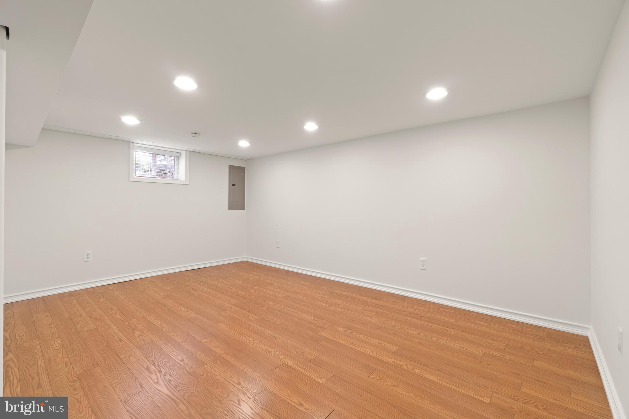 MEMORIAL HEIGHTS - Residential Lease