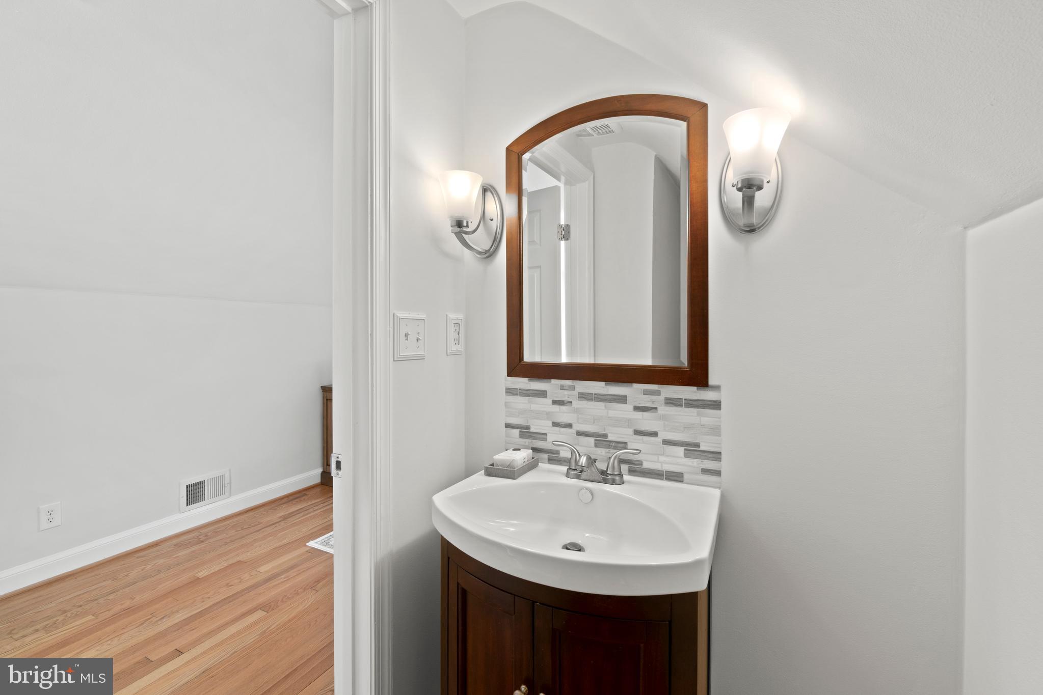 MEMORIAL HEIGHTS - Residential Lease