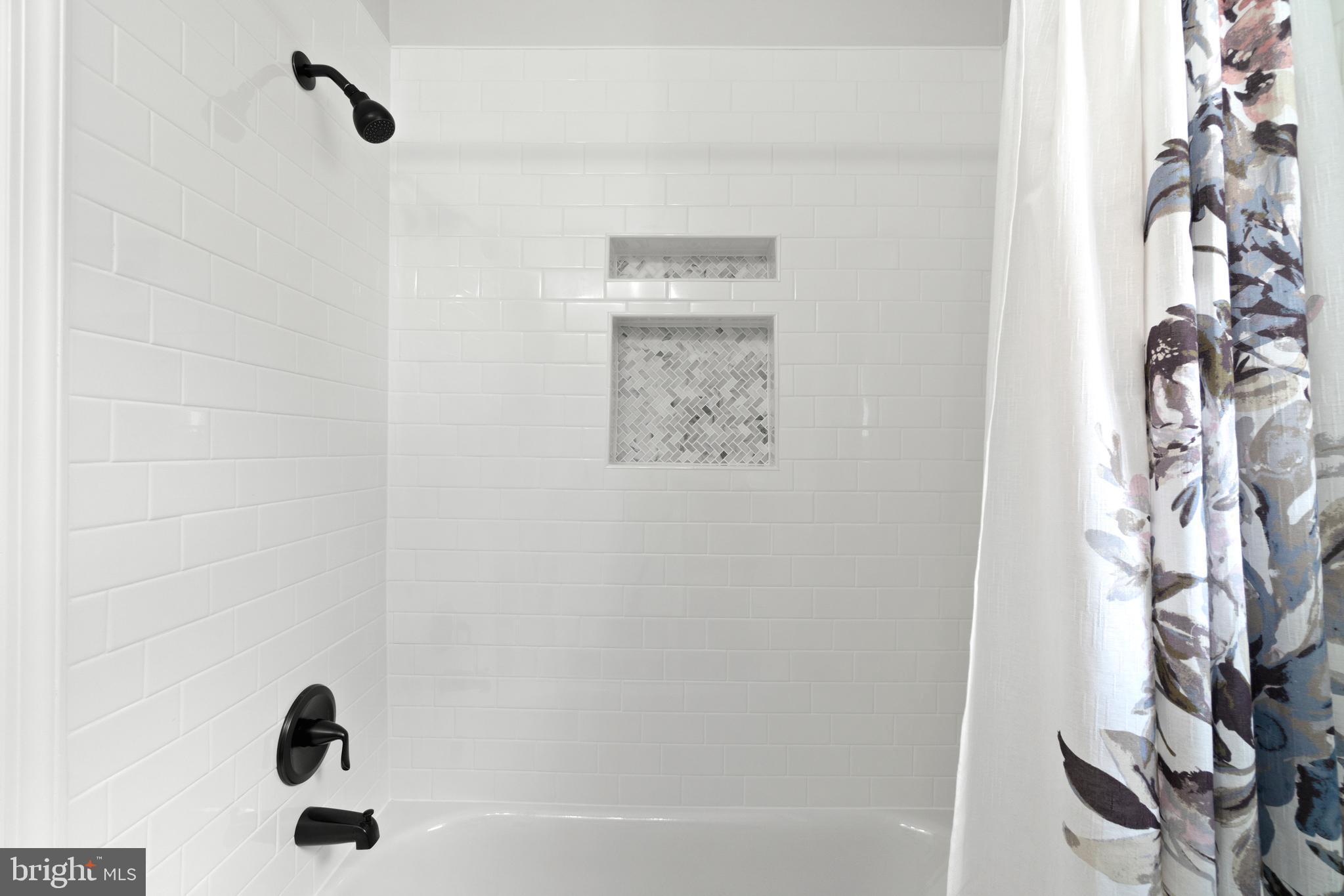 MEMORIAL HEIGHTS - Residential Lease