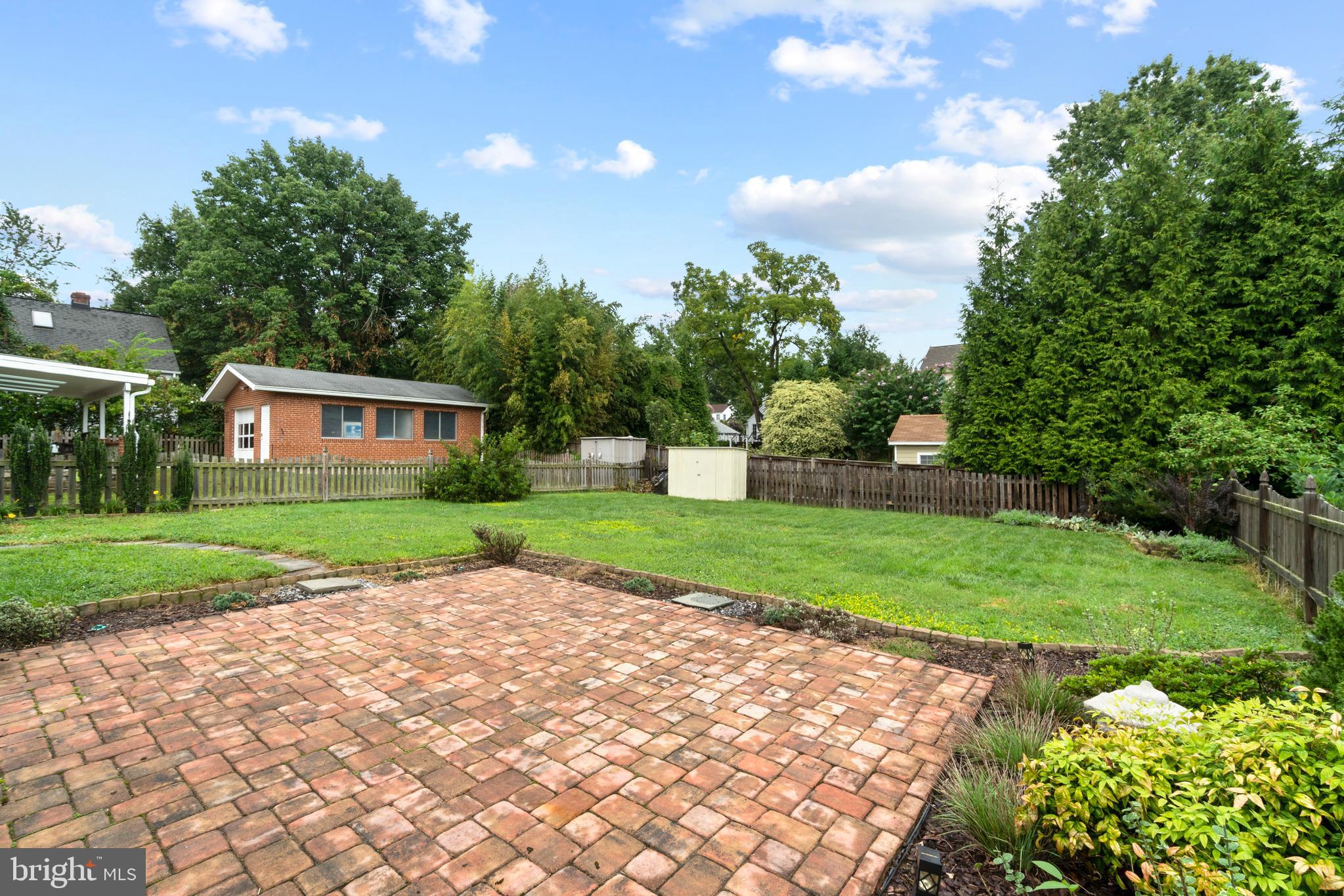 MEMORIAL HEIGHTS - Residential Lease