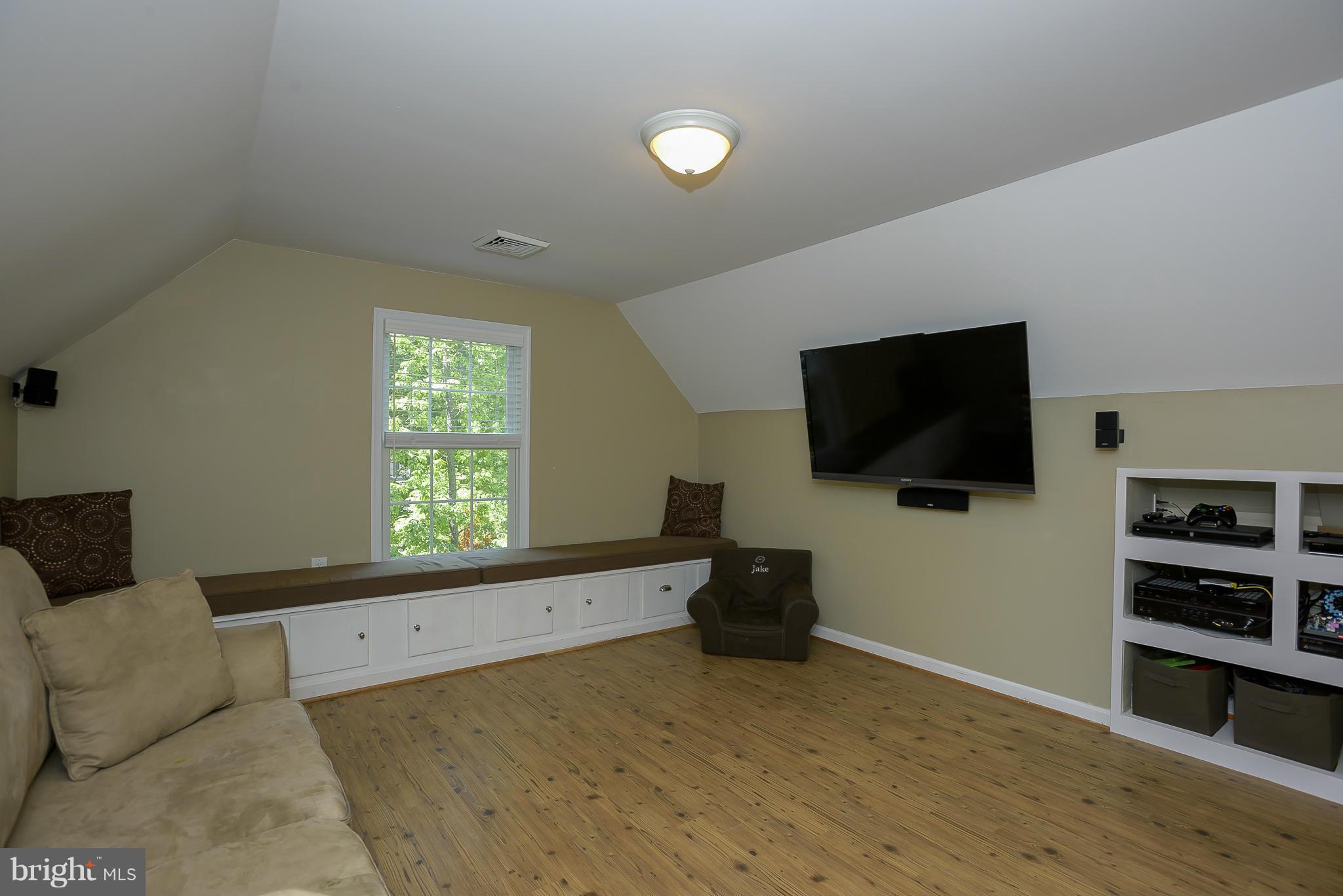 NORTH SELBY - Residential