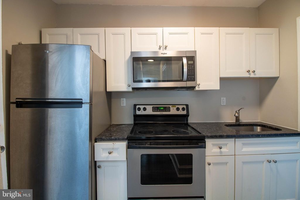 Photo of 711 N 63rd Street #3RD FLOOR, PHILADELPHIA, PA 19151 (MLS # PAPH2549840)